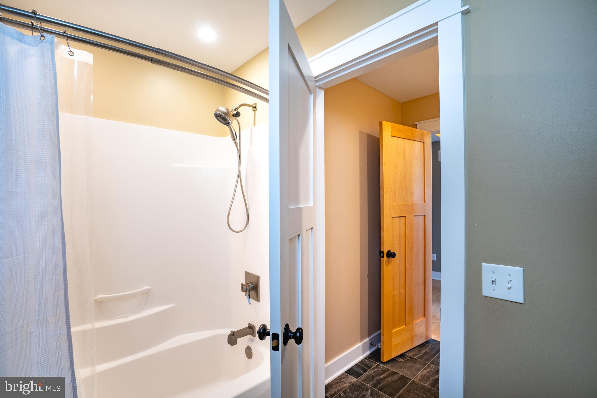 ROCKEY RIDGE - Residential