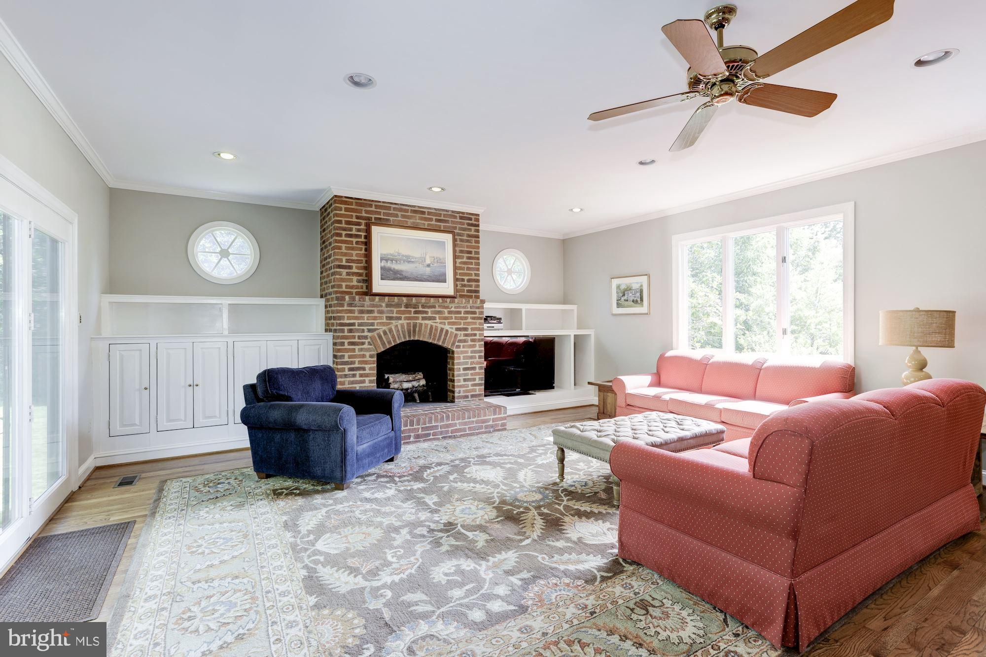 CHEVY CHASE VILLAGE - Residential