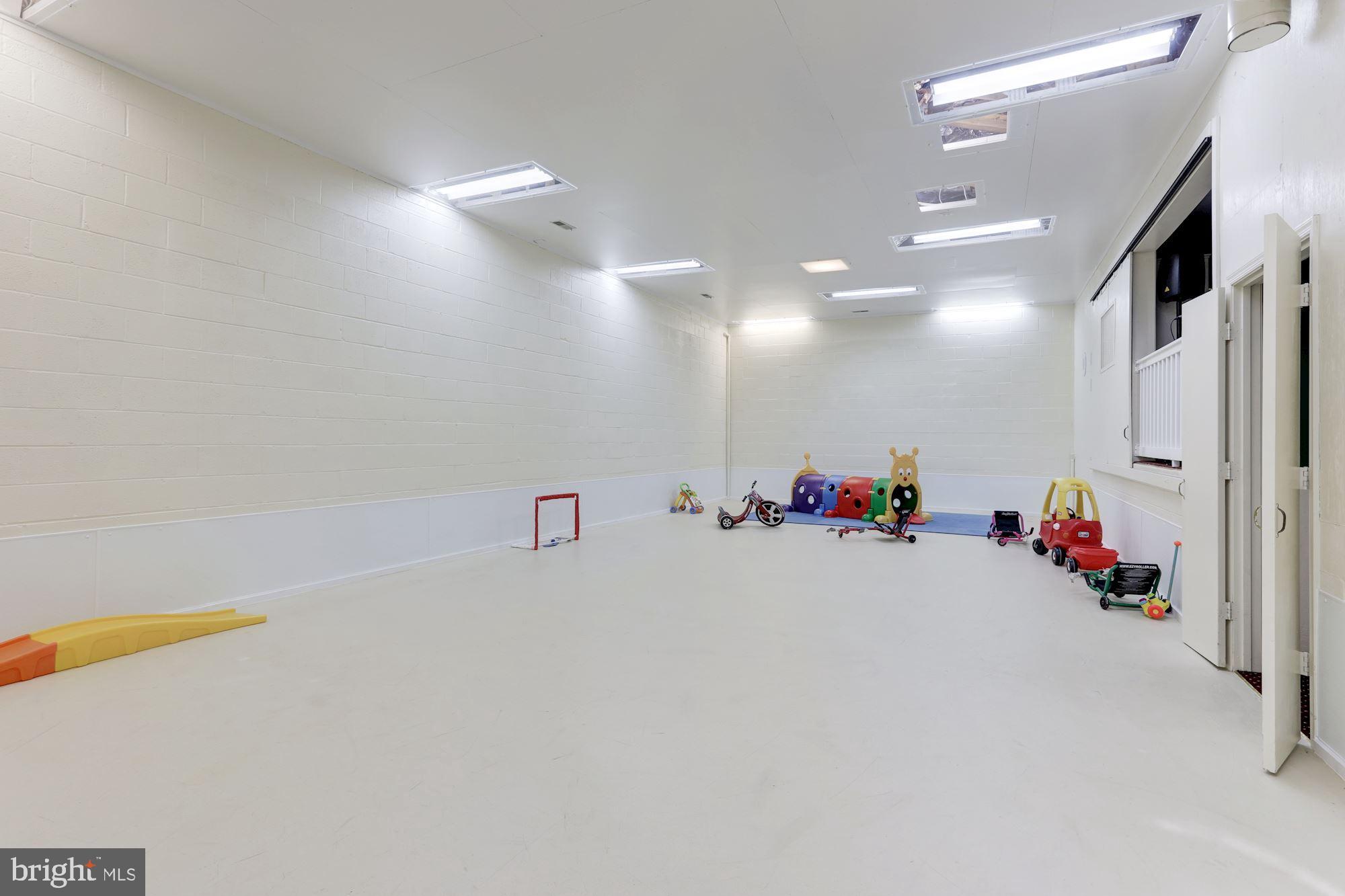 CHEVY CHASE VILLAGE - Residential