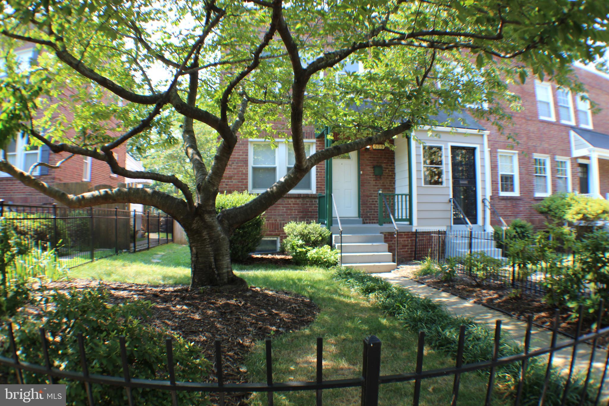 LINDEN GARDENS - Residential Lease