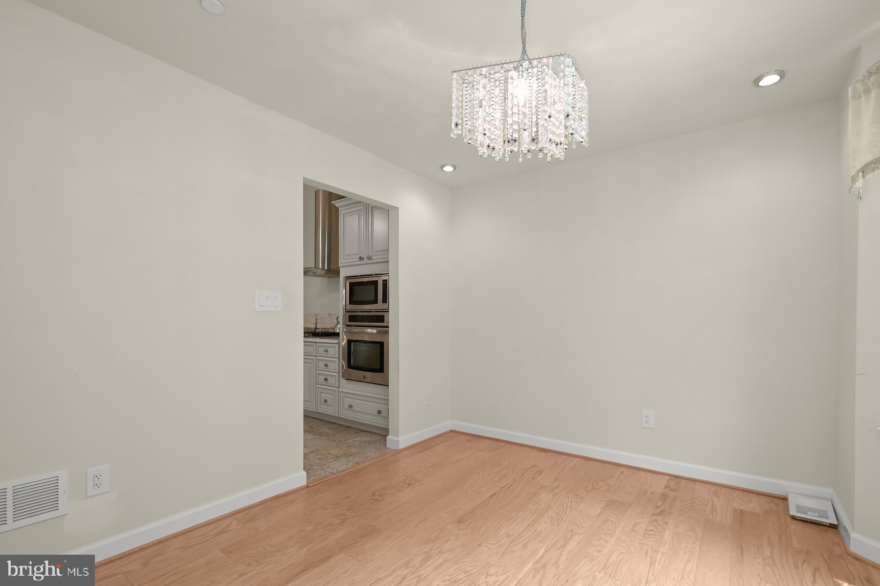 REGULARS - Residential