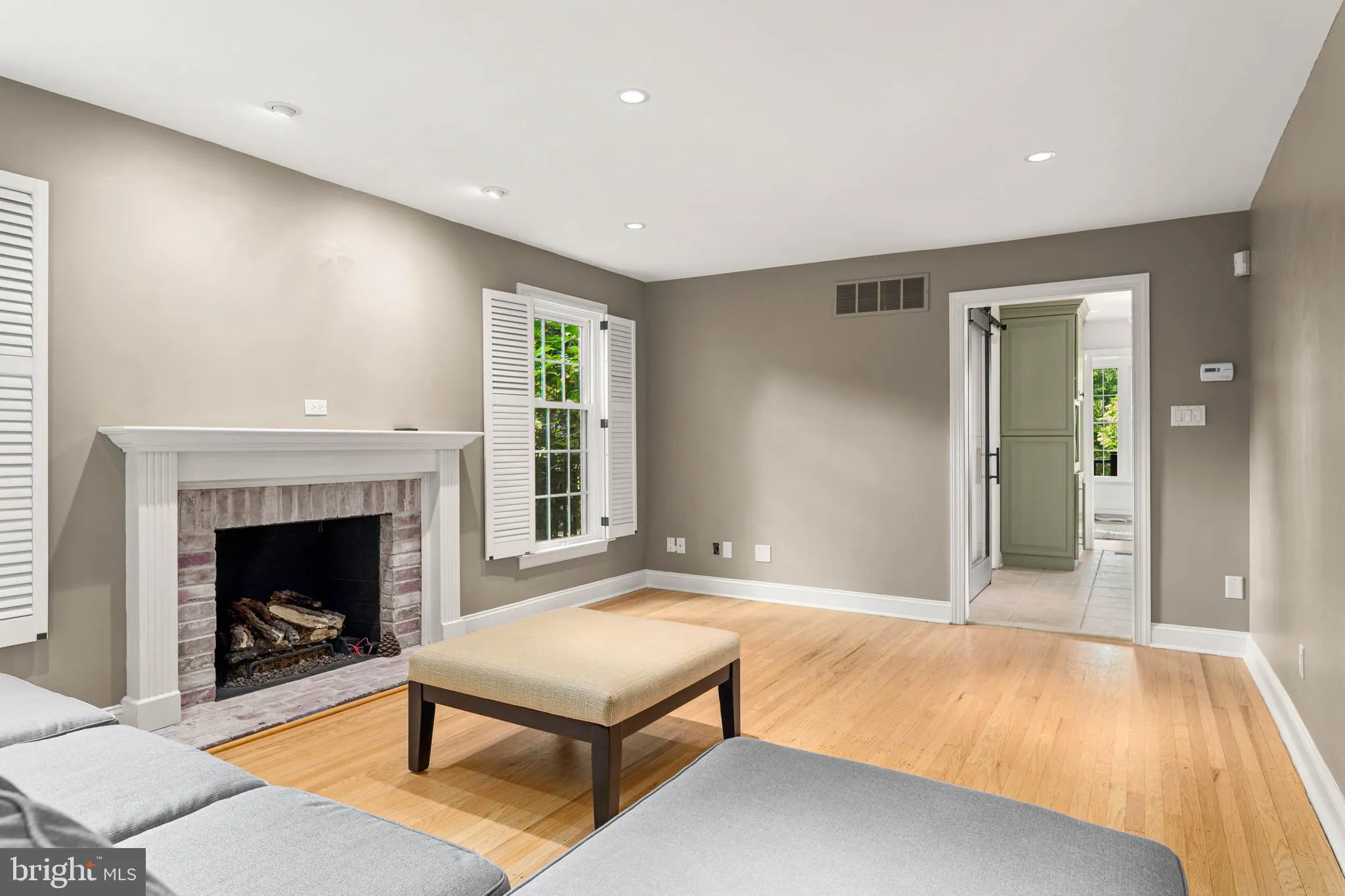 Broomall, Pennsylvania 19008, United States, 4 Bedrooms Bedrooms, ,3 BathroomsBathrooms,Residential,Active,172734