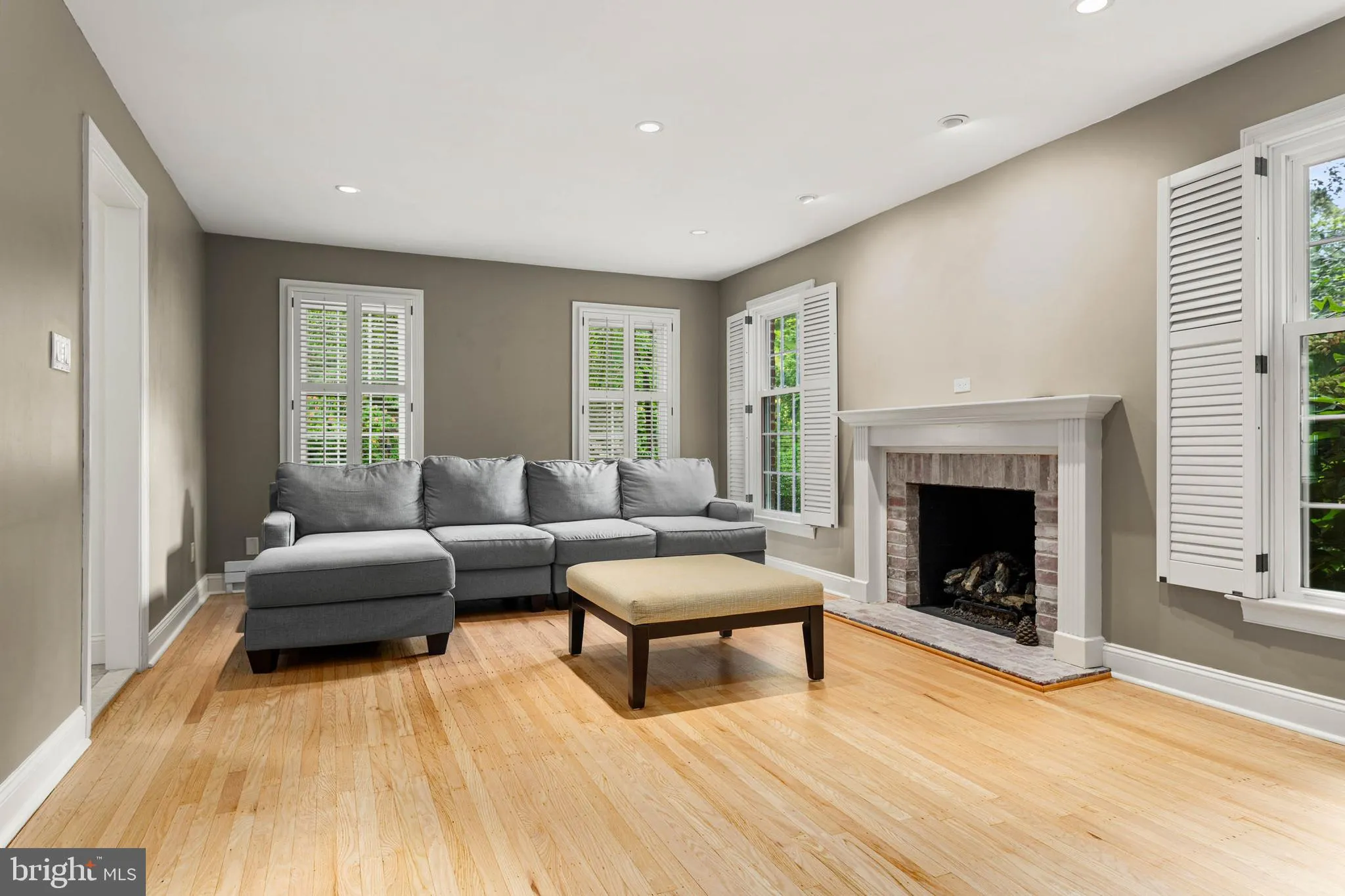 Broomall, Pennsylvania 19008, United States, 4 Bedrooms Bedrooms, ,3 BathroomsBathrooms,Residential,Active,172734