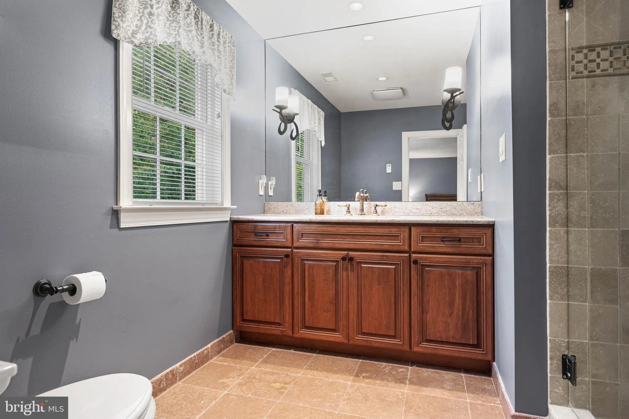 Broomall, Pennsylvania 19008, United States, 4 Bedrooms Bedrooms, ,3 BathroomsBathrooms,Residential,Active,172734