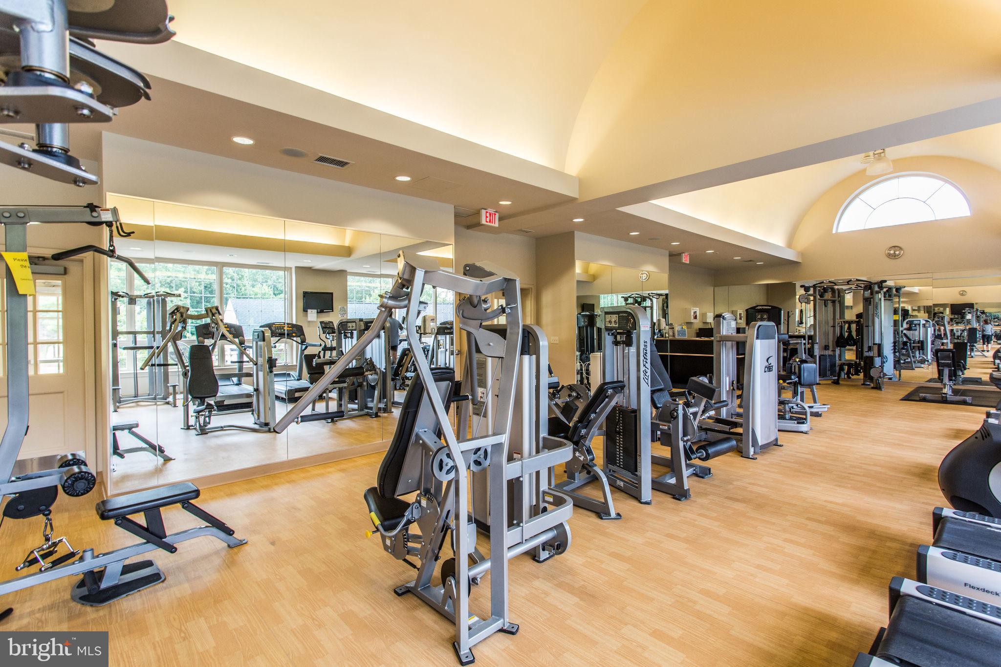 PENDERBROOK SQUARE CONDOMINIUMS - Residential Lease