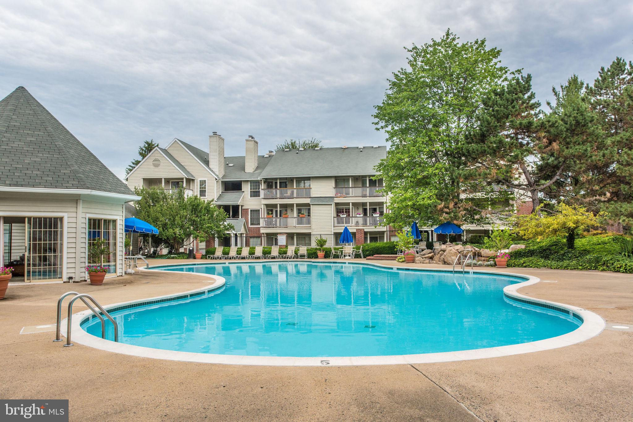 PENDERBROOK SQUARE CONDOMINIUMS - Residential Lease