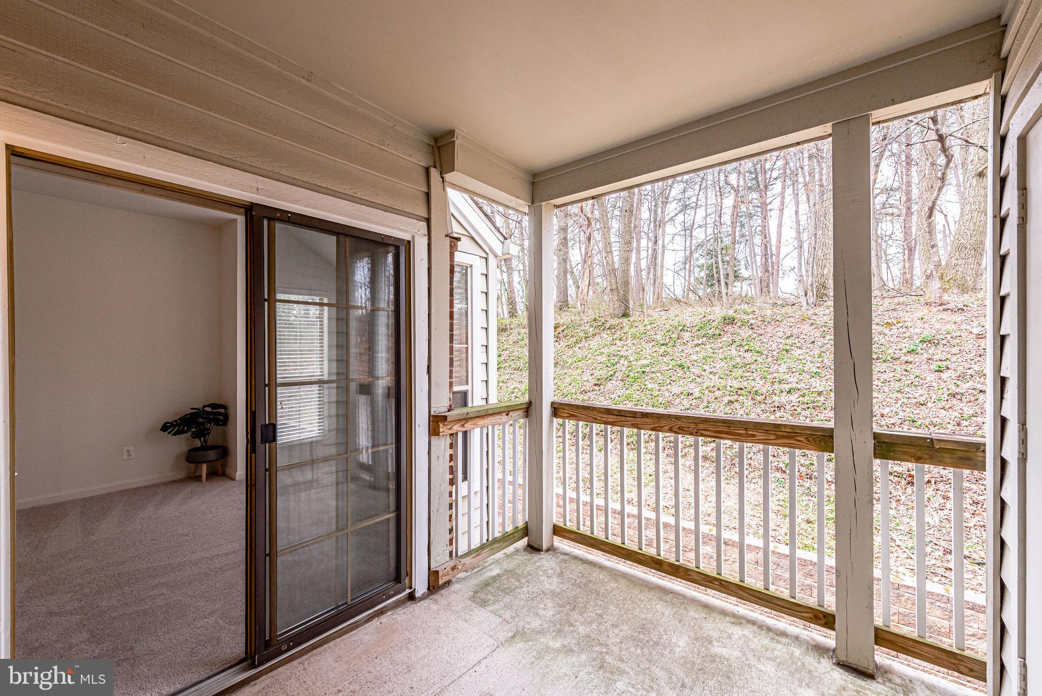 PENDERBROOK SQUARE CONDOMINIUMS - Residential Lease