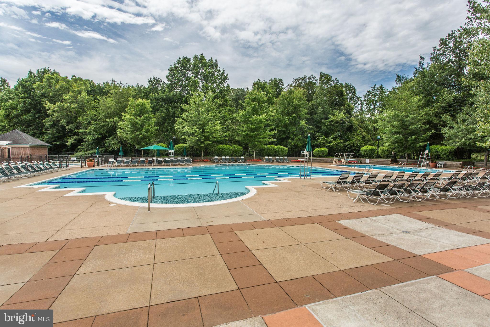 PENDERBROOK SQUARE CONDOMINIUMS - Residential Lease