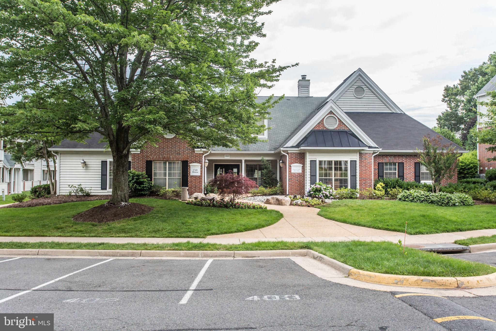 PENDERBROOK SQUARE CONDOMINIUMS - Residential Lease