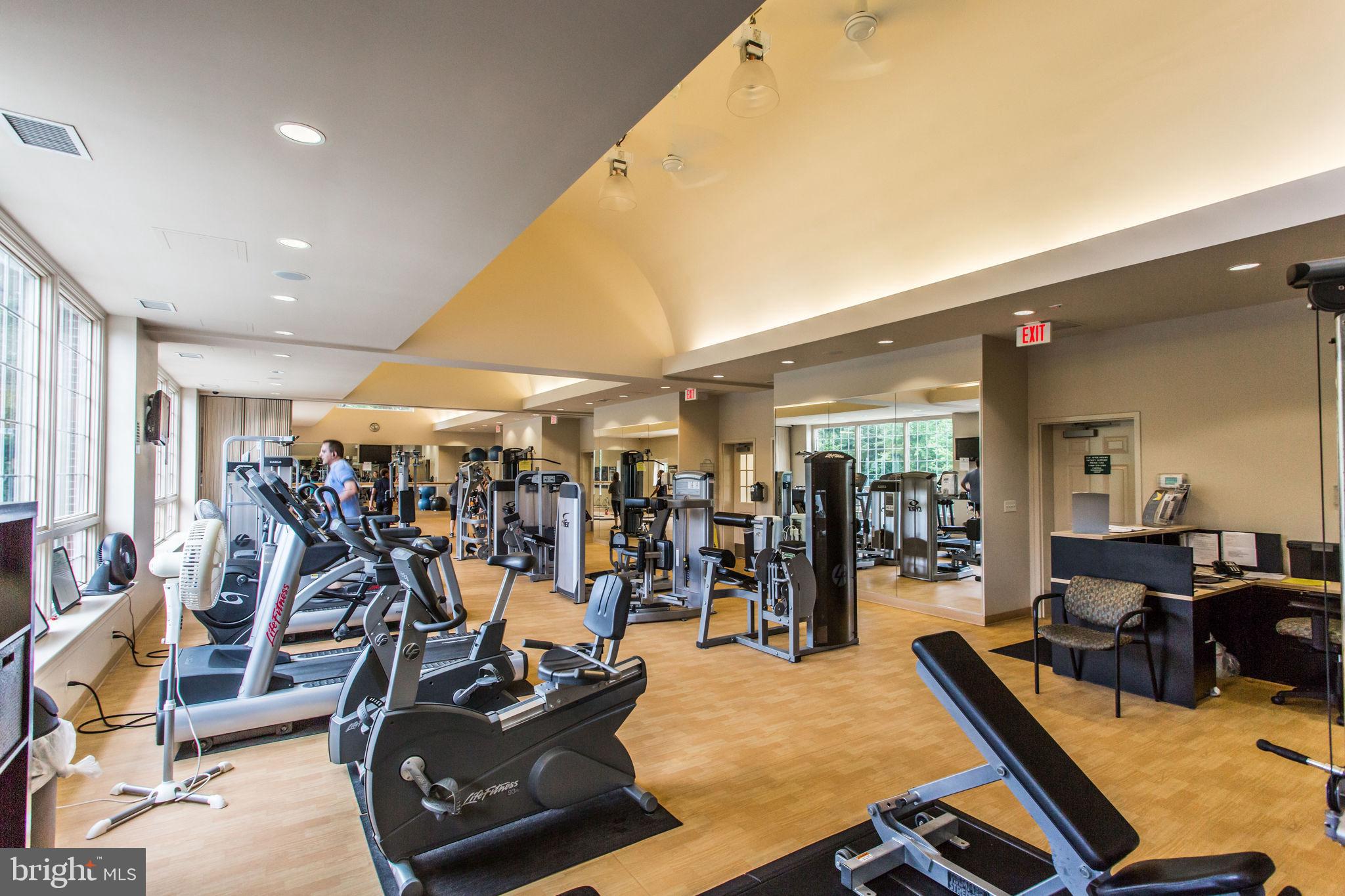 PENDERBROOK SQUARE CONDOMINIUMS - Residential Lease