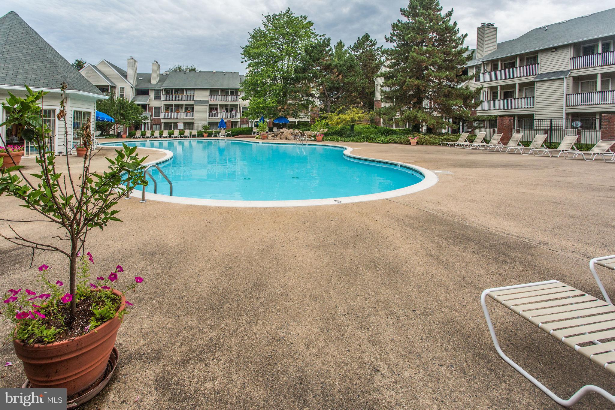 PENDERBROOK SQUARE CONDOMINIUMS - Residential Lease