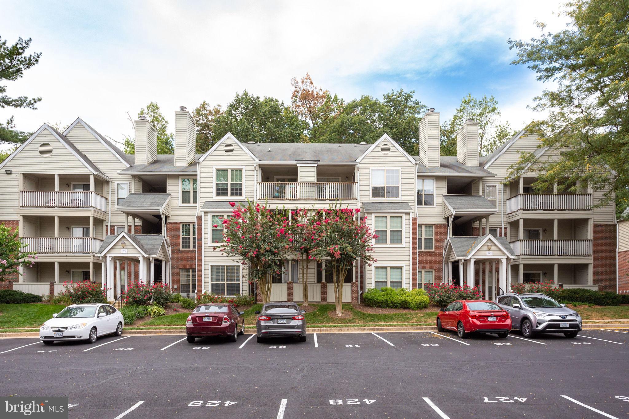 PENDERBROOK SQUARE CONDOMINIUMS - Residential Lease