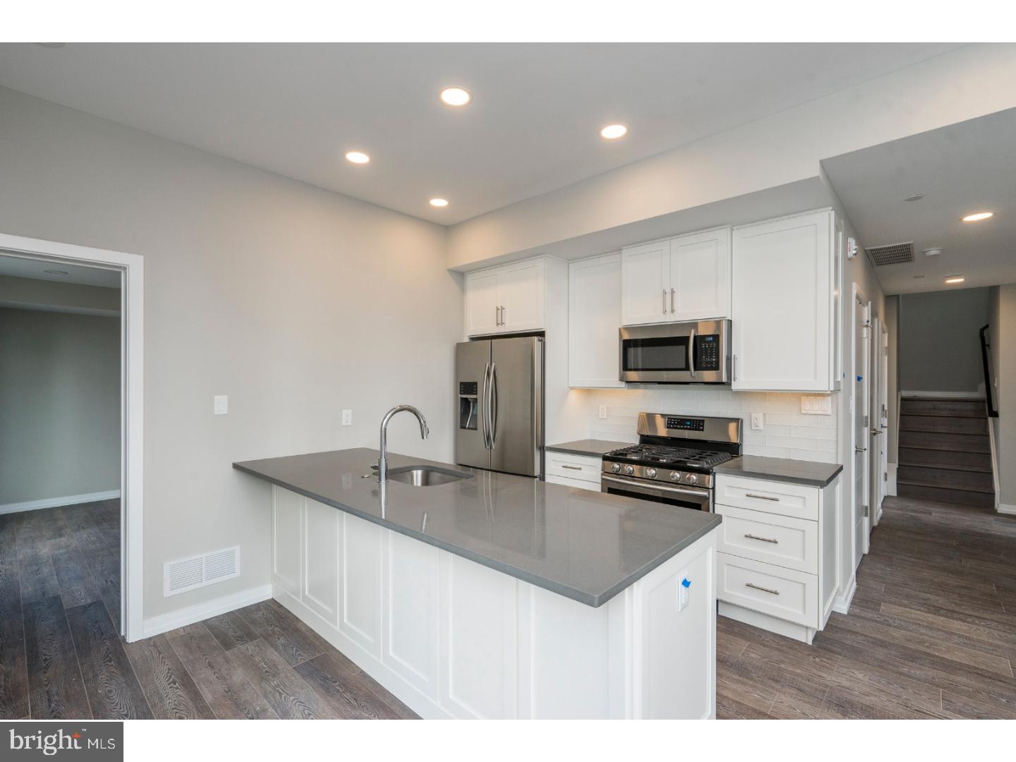 RITTENHOUSE SQUARE - Residential Income