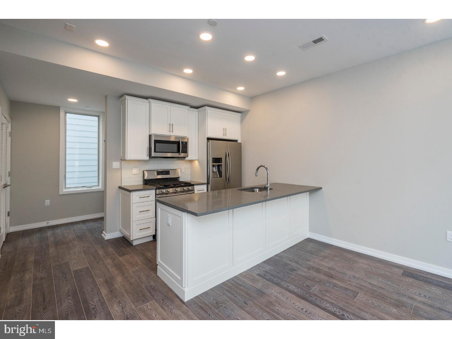 RITTENHOUSE SQUARE - Residential Income