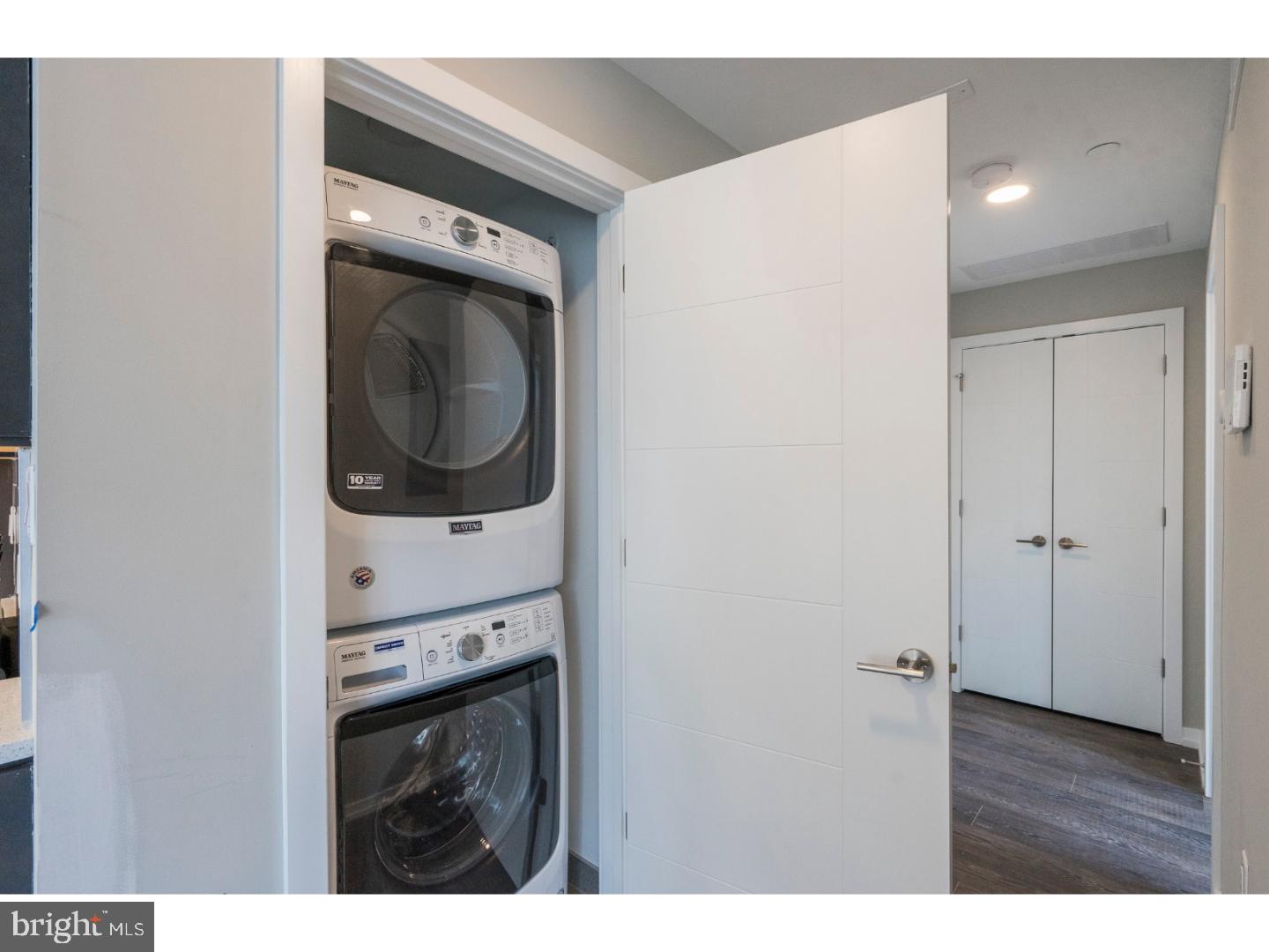 RITTENHOUSE SQUARE - Residential Income