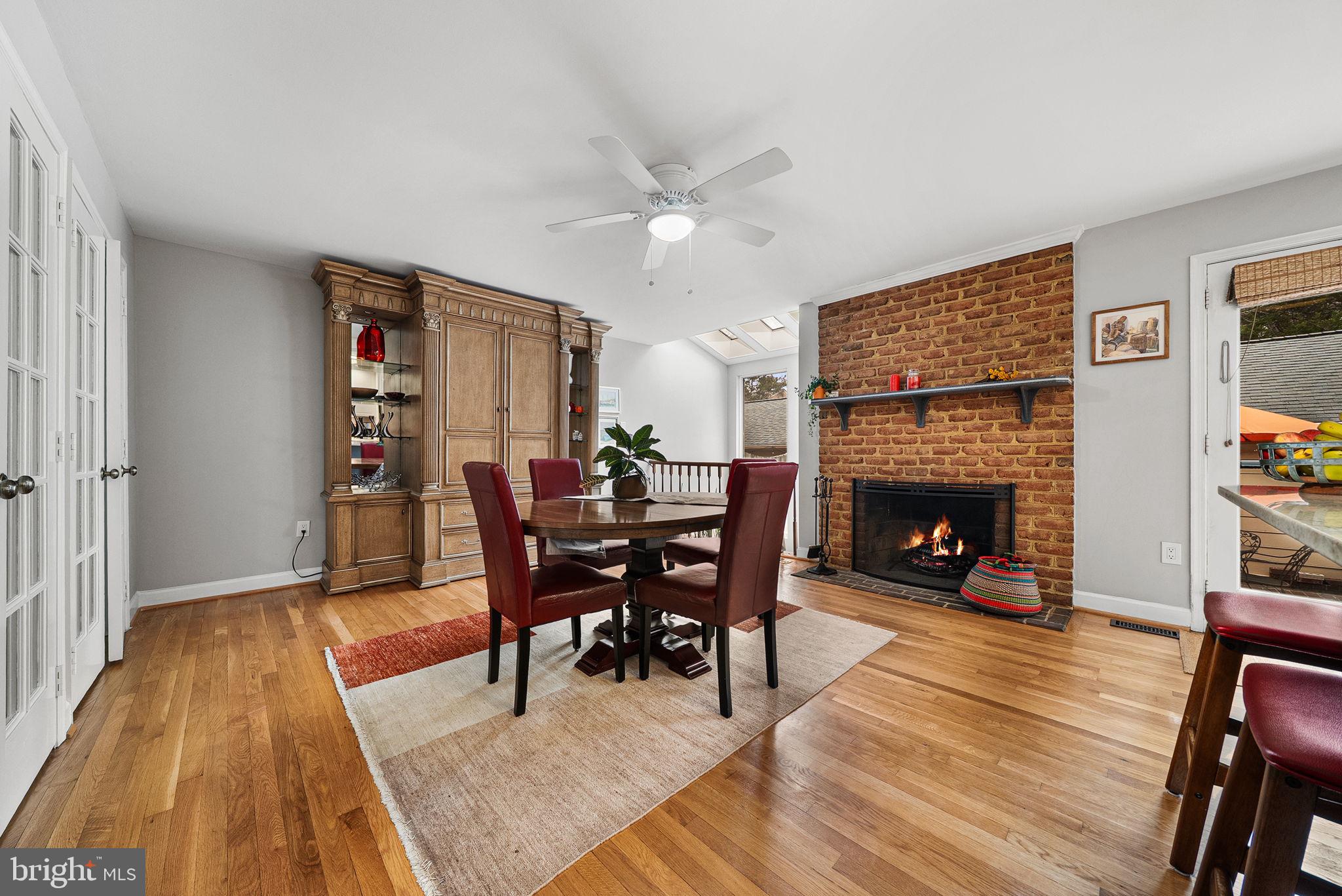 MC LEAN COURT - Residential