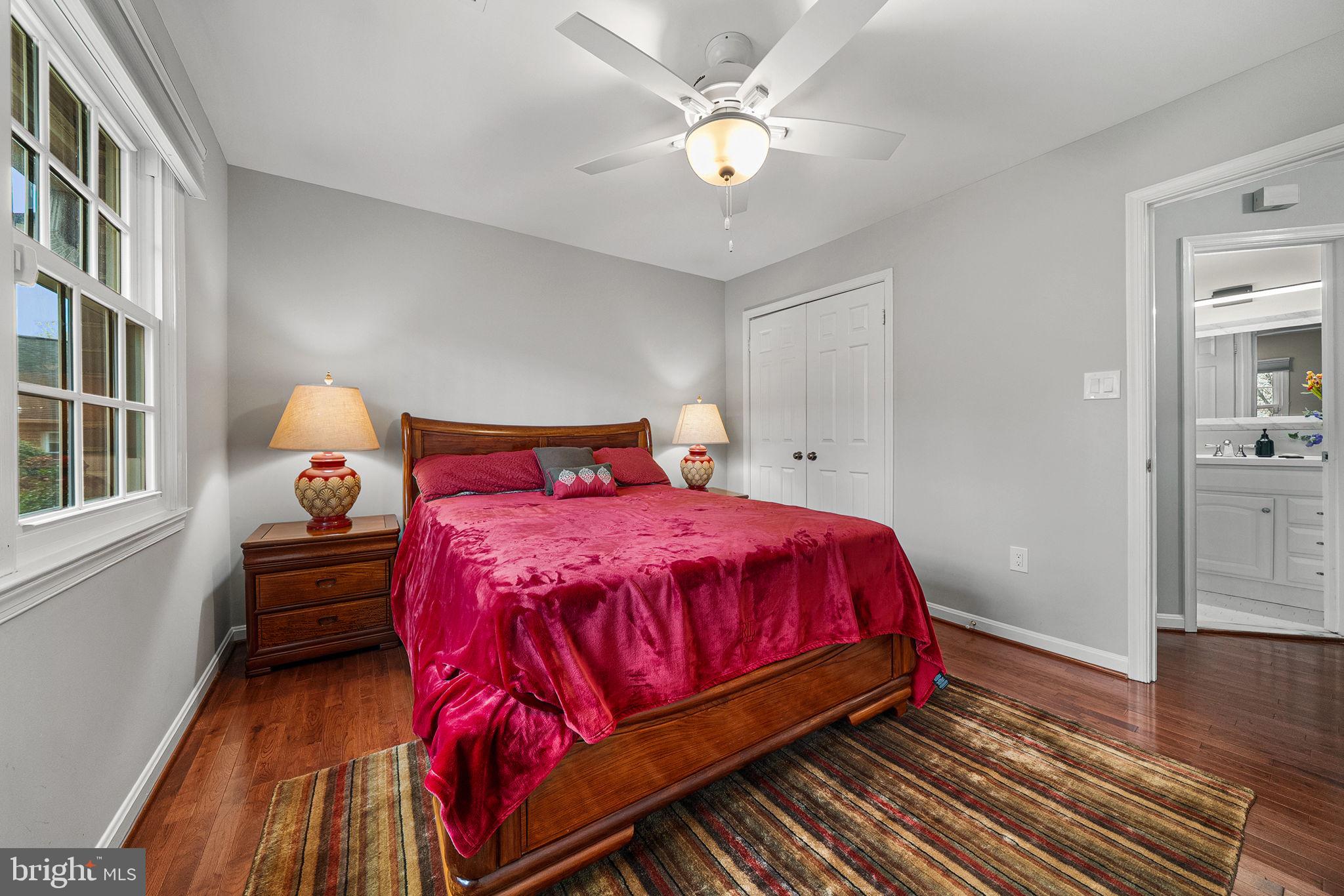 MC LEAN COURT - Residential