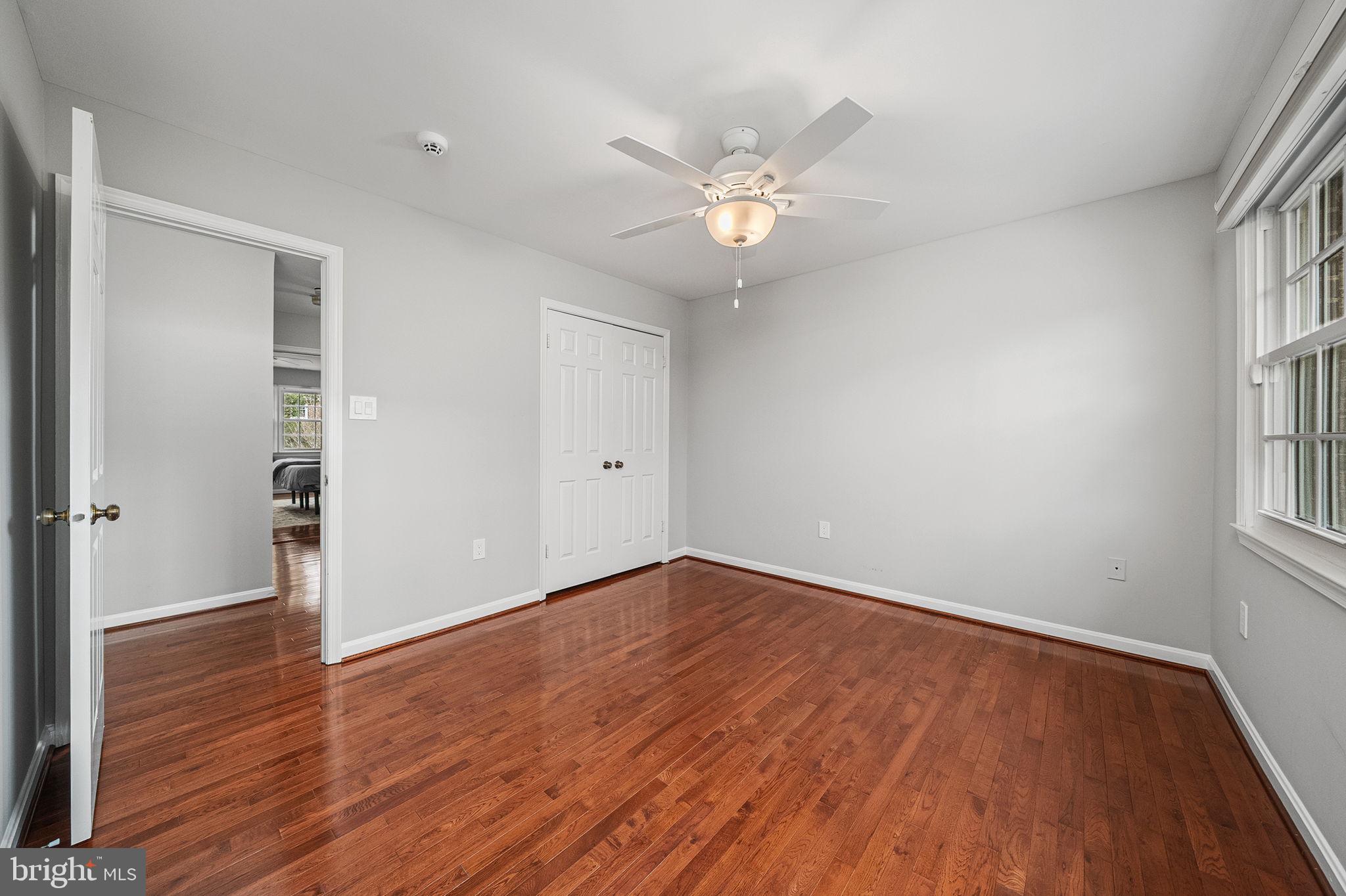 MC LEAN COURT - Residential