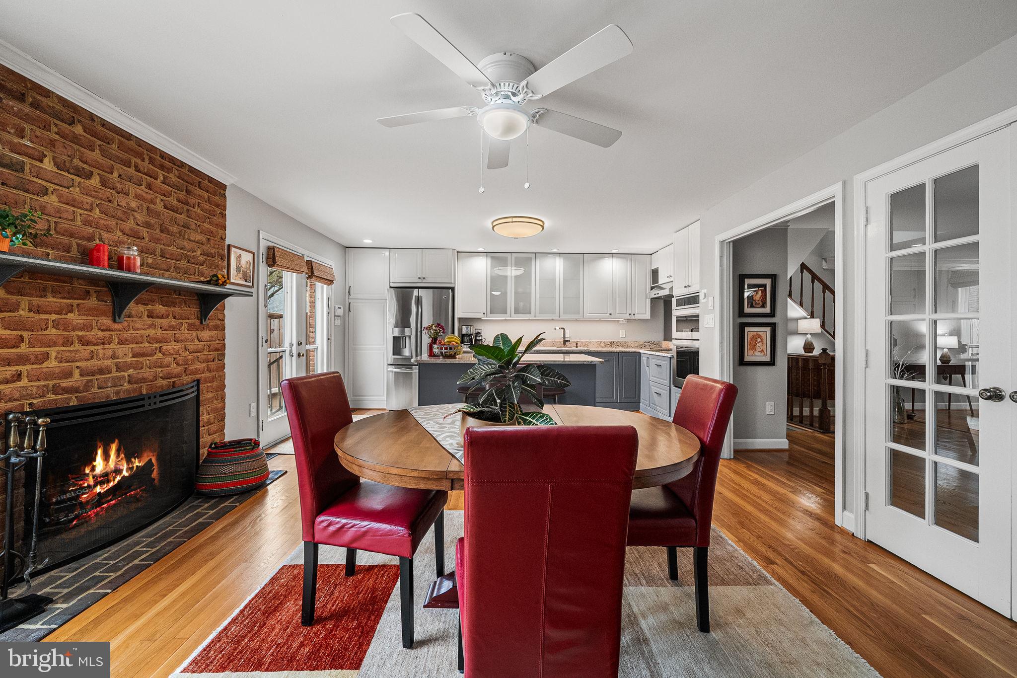 MC LEAN COURT - Residential