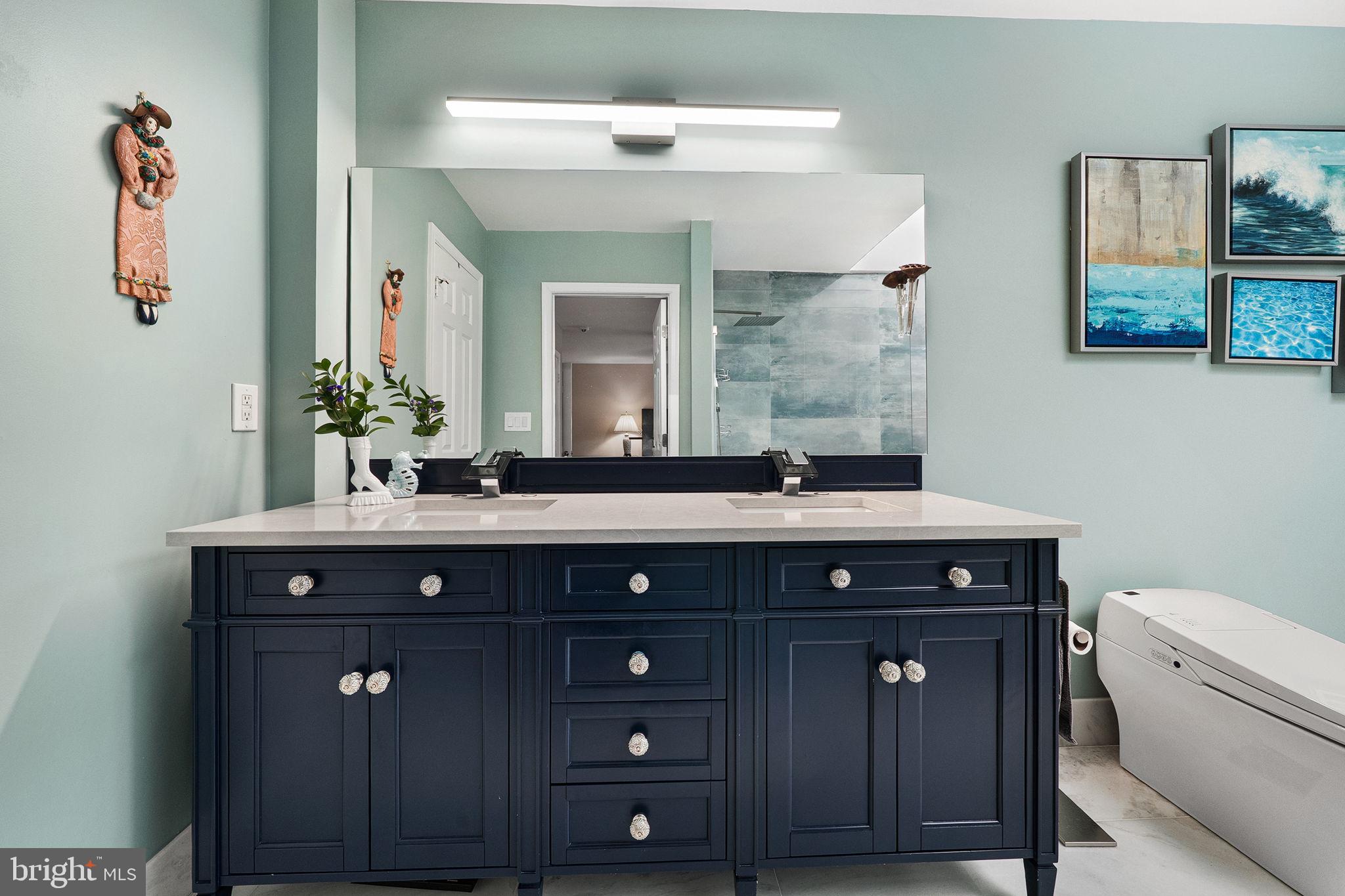 MC LEAN COURT - Residential