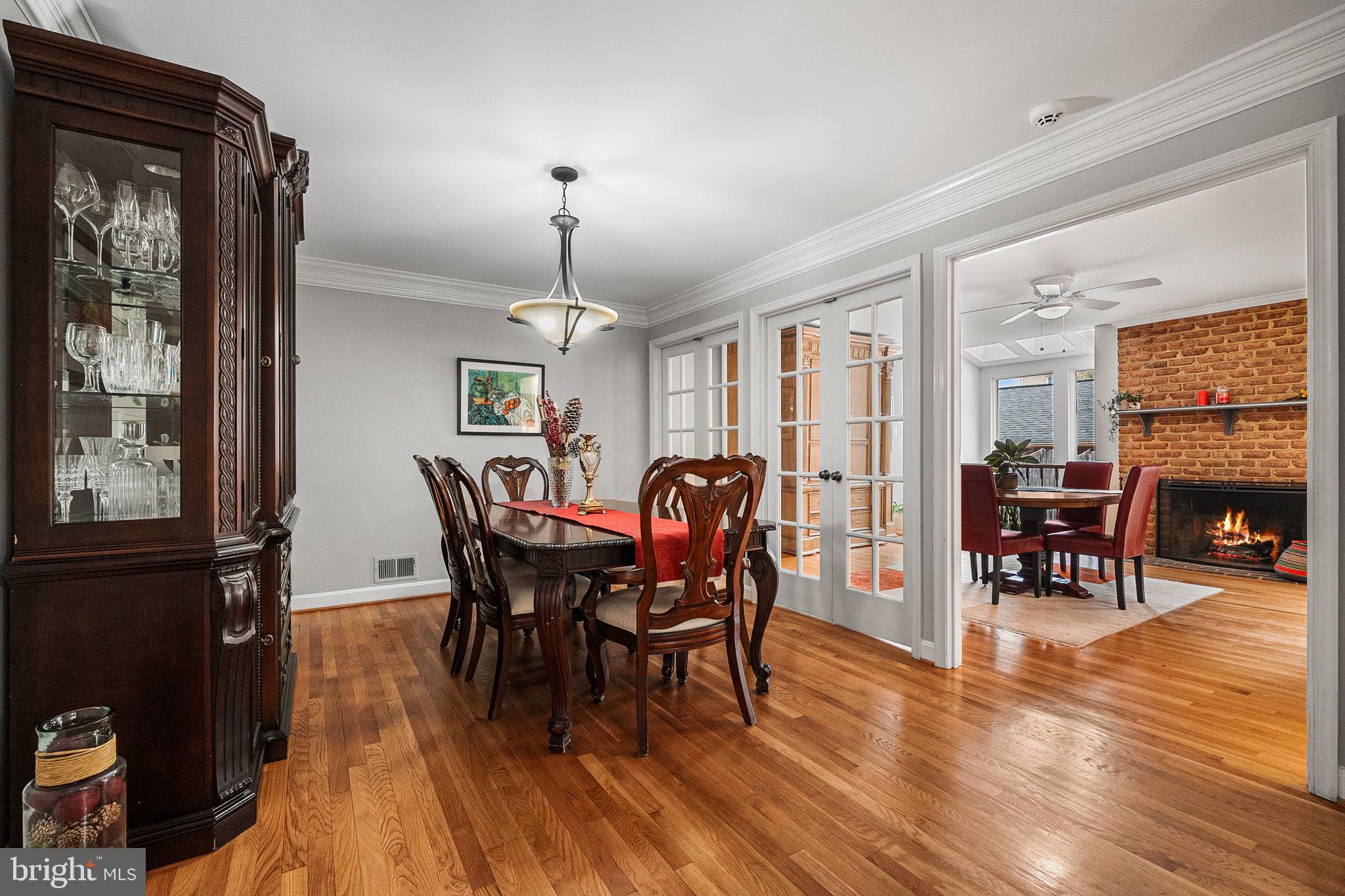 MC LEAN COURT - Residential