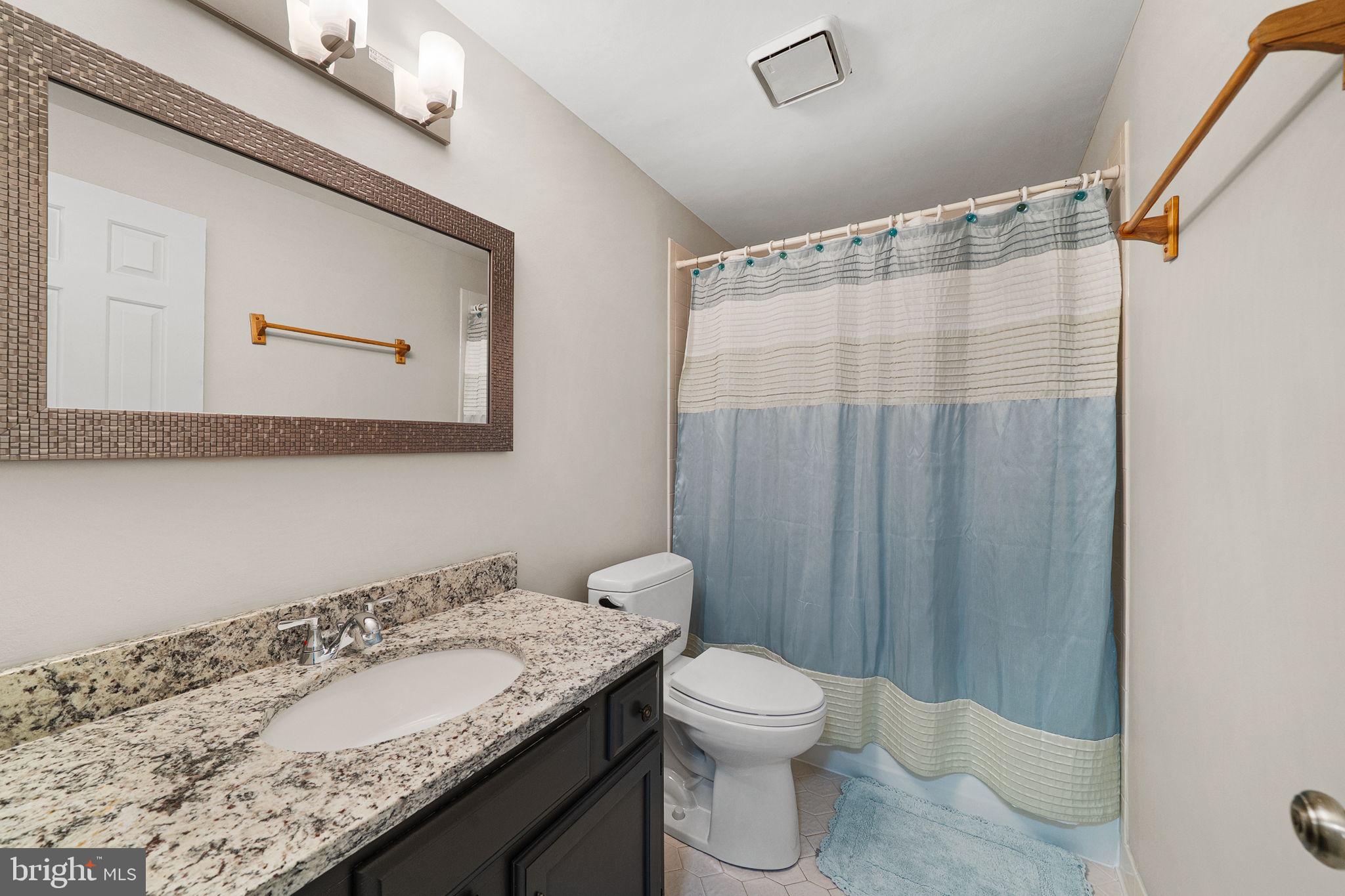 MC LEAN COURT - Residential