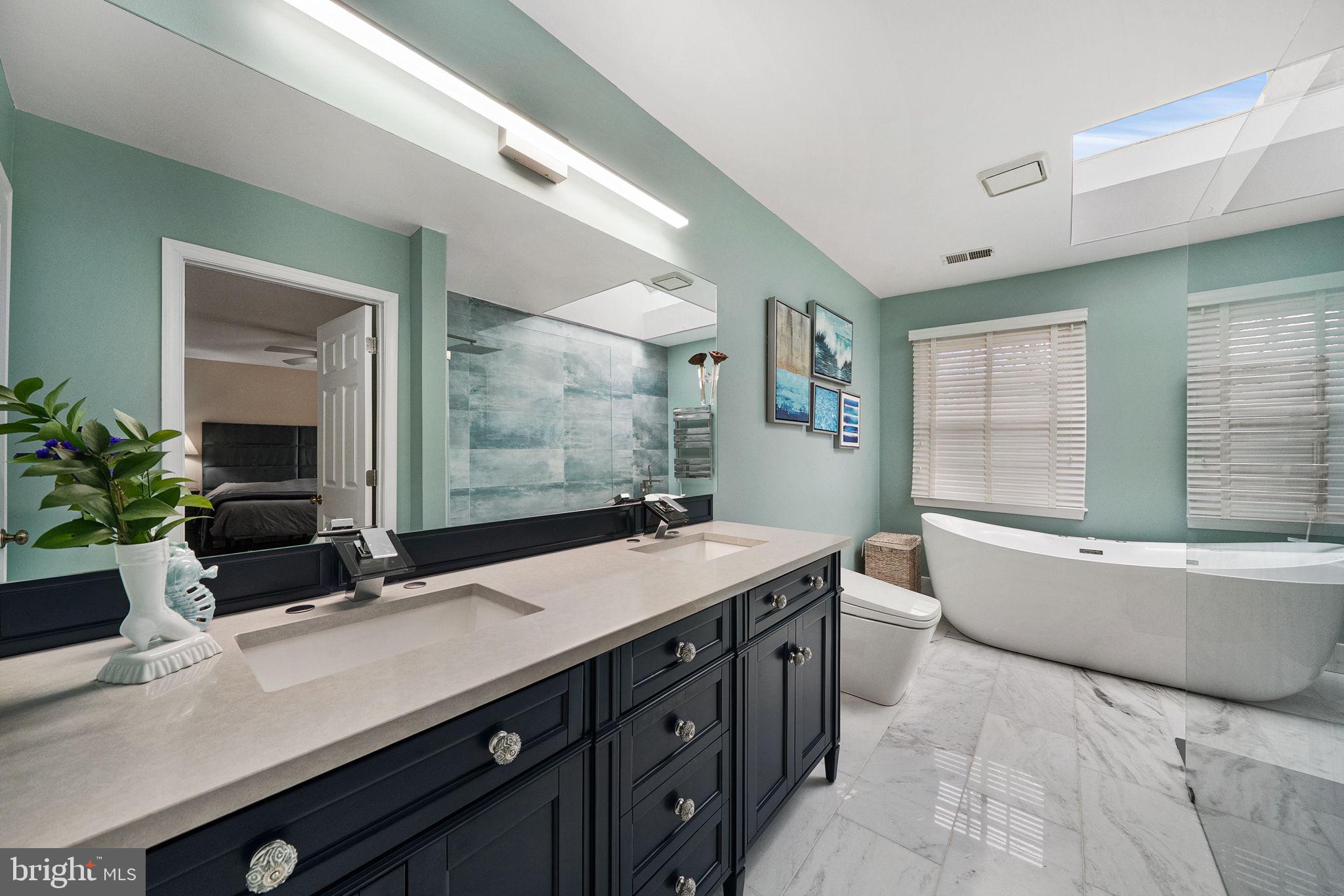 MC LEAN COURT - Residential