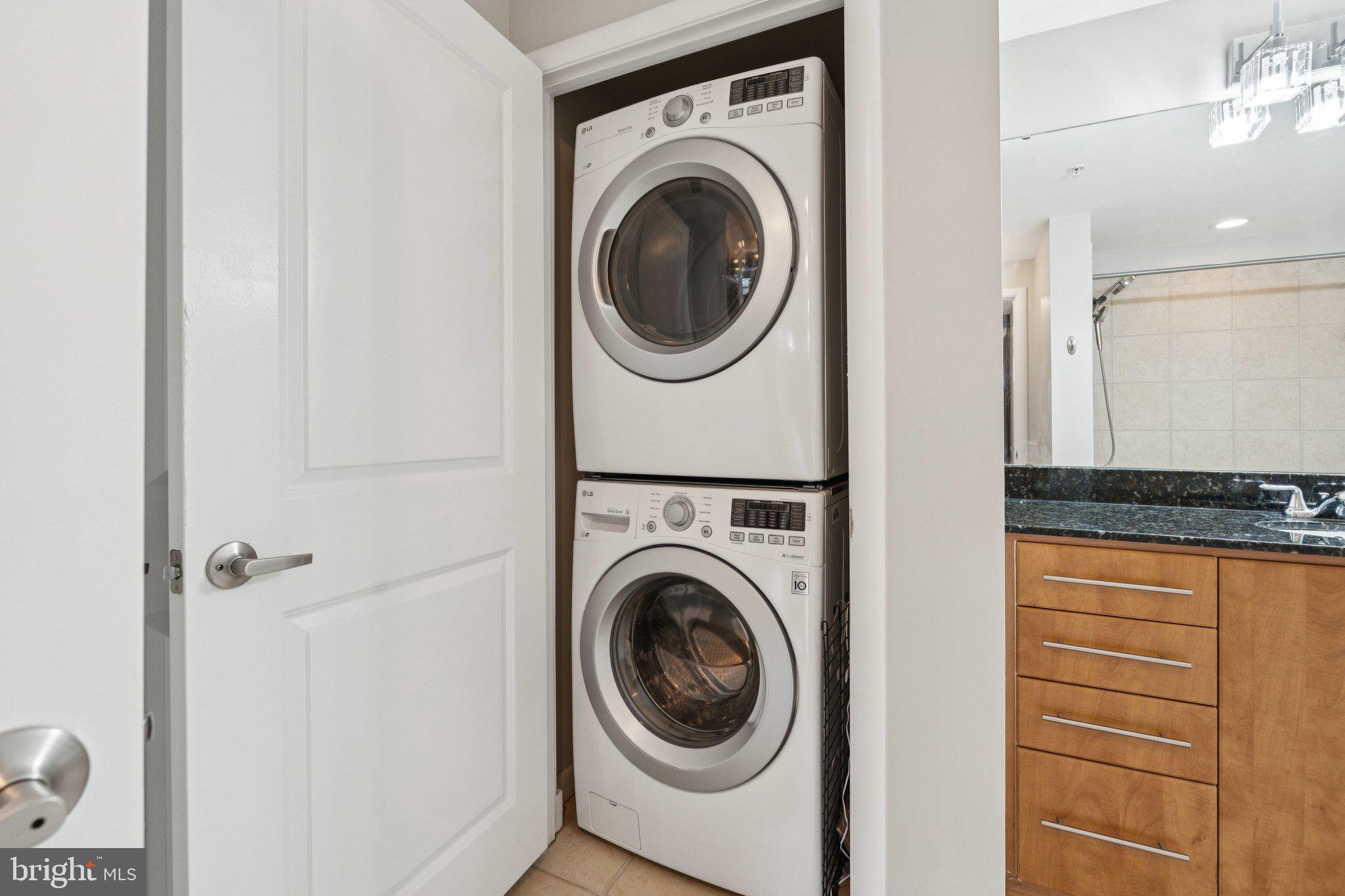 CLARENDON 1021 - Residential