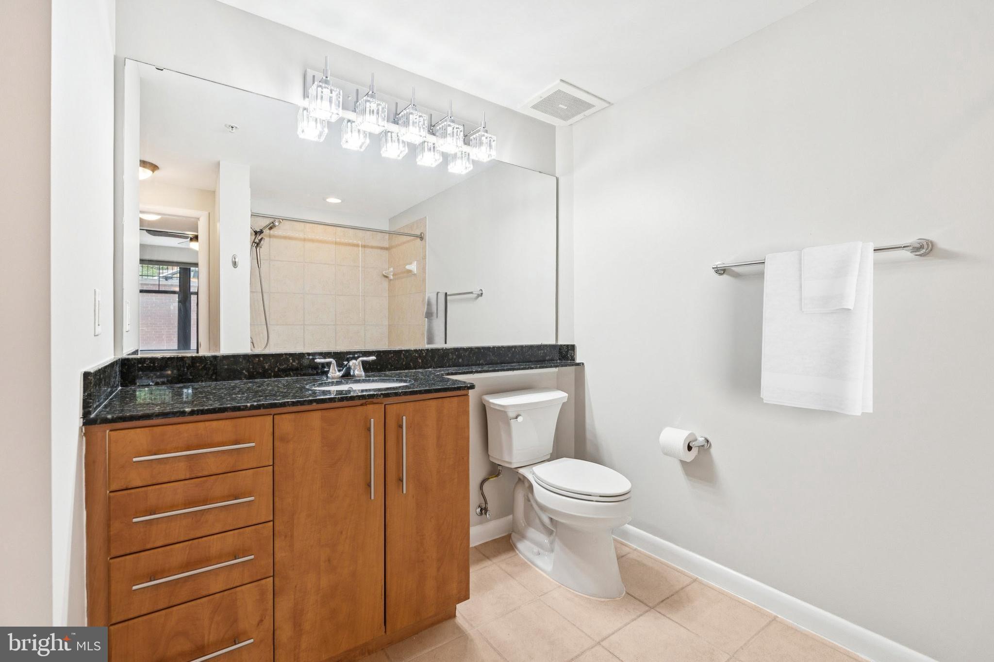 CLARENDON 1021 - Residential