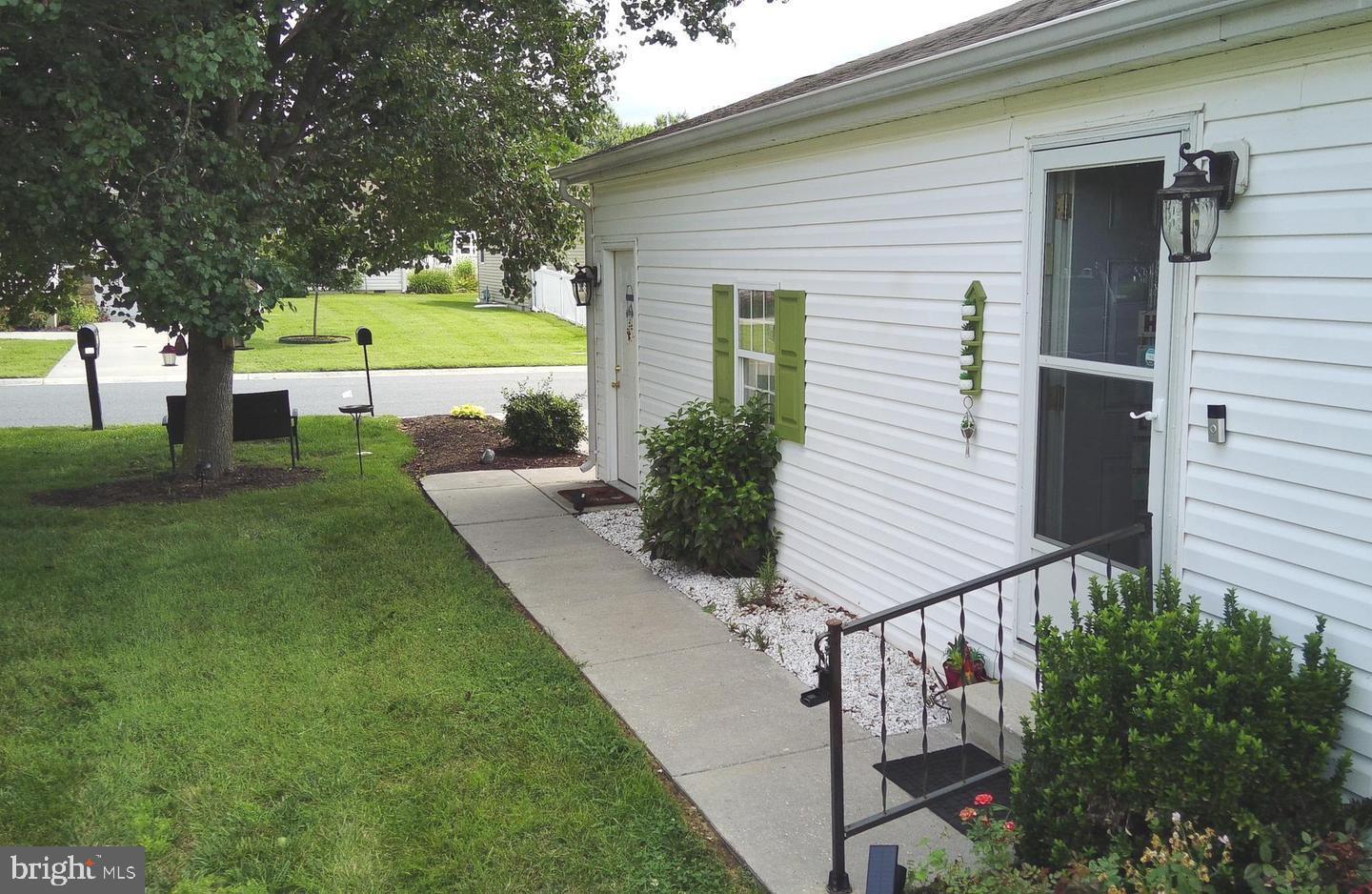 25 SILTSTONE DRIVE