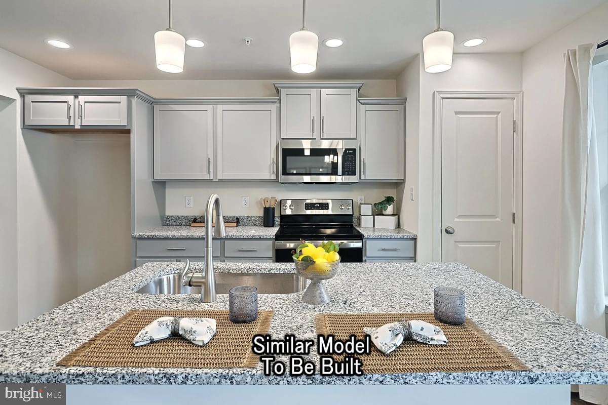 FAIRVIEW SQUARE - Residential