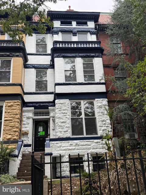 Townhouse For Sale - 1303 Euclid Street<br/> WASHINGTON, DC 20009