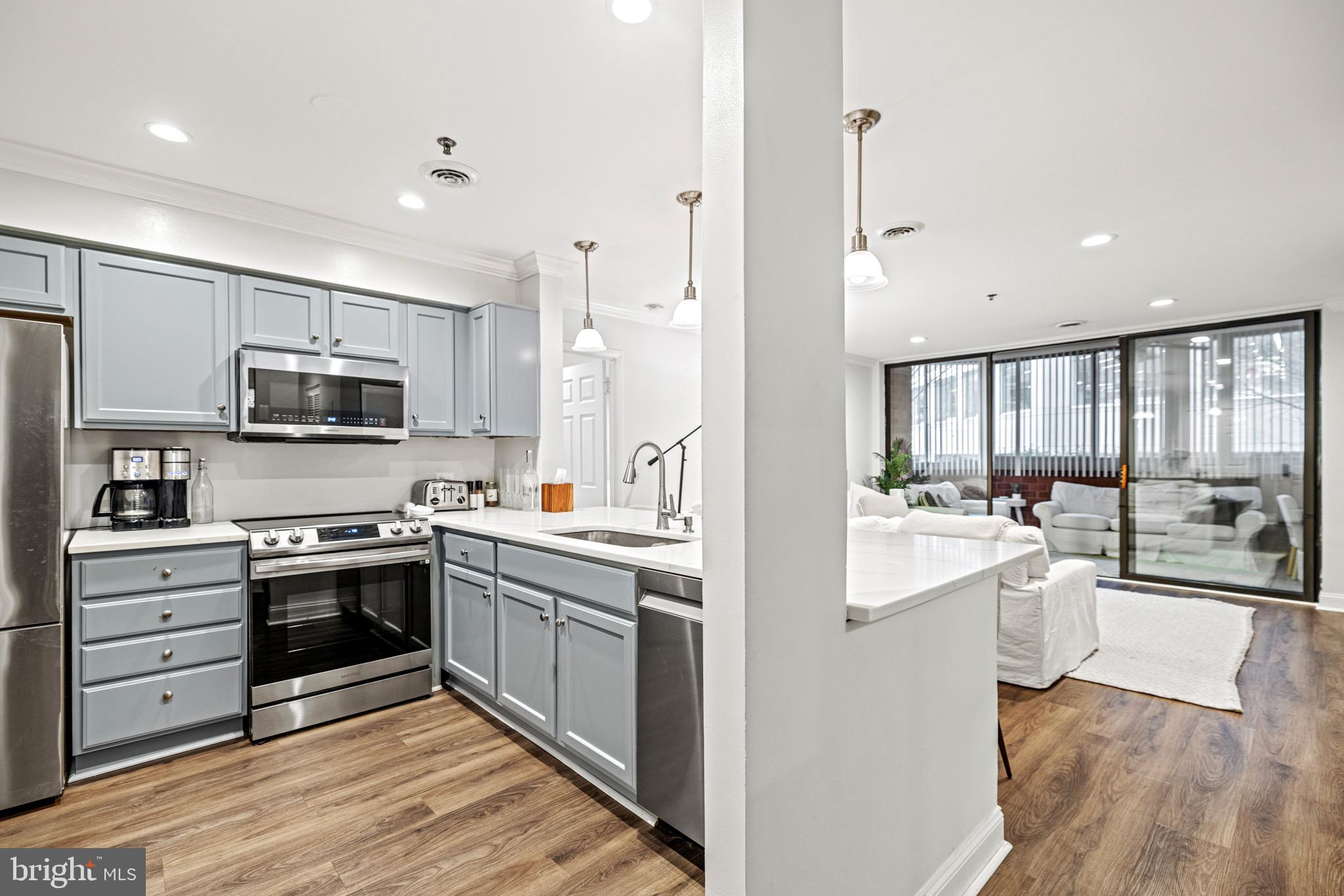 1001 N VERMONT STREET 105