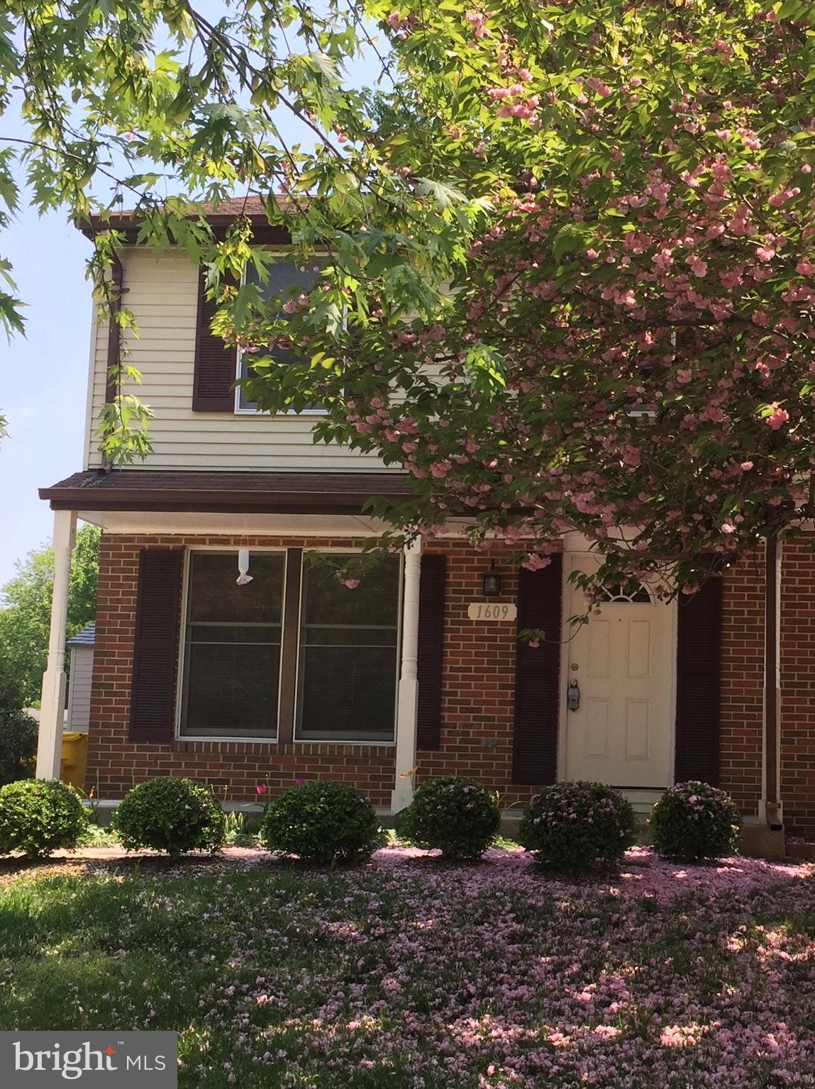 REVELL DOWNS - Residential Lease