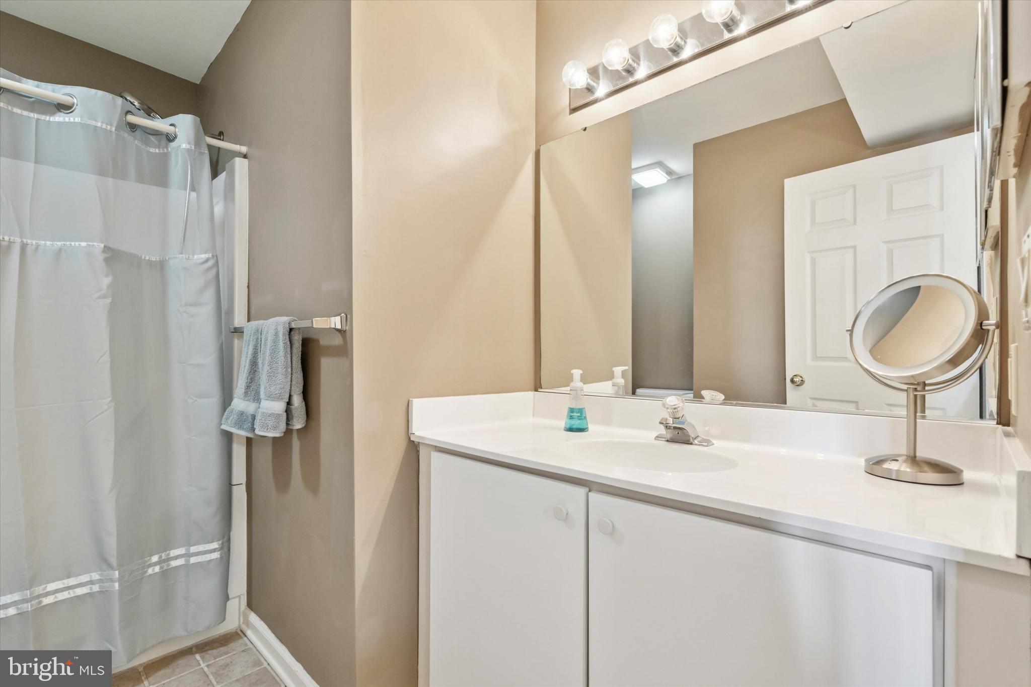 CINNAMON HILL - Residential