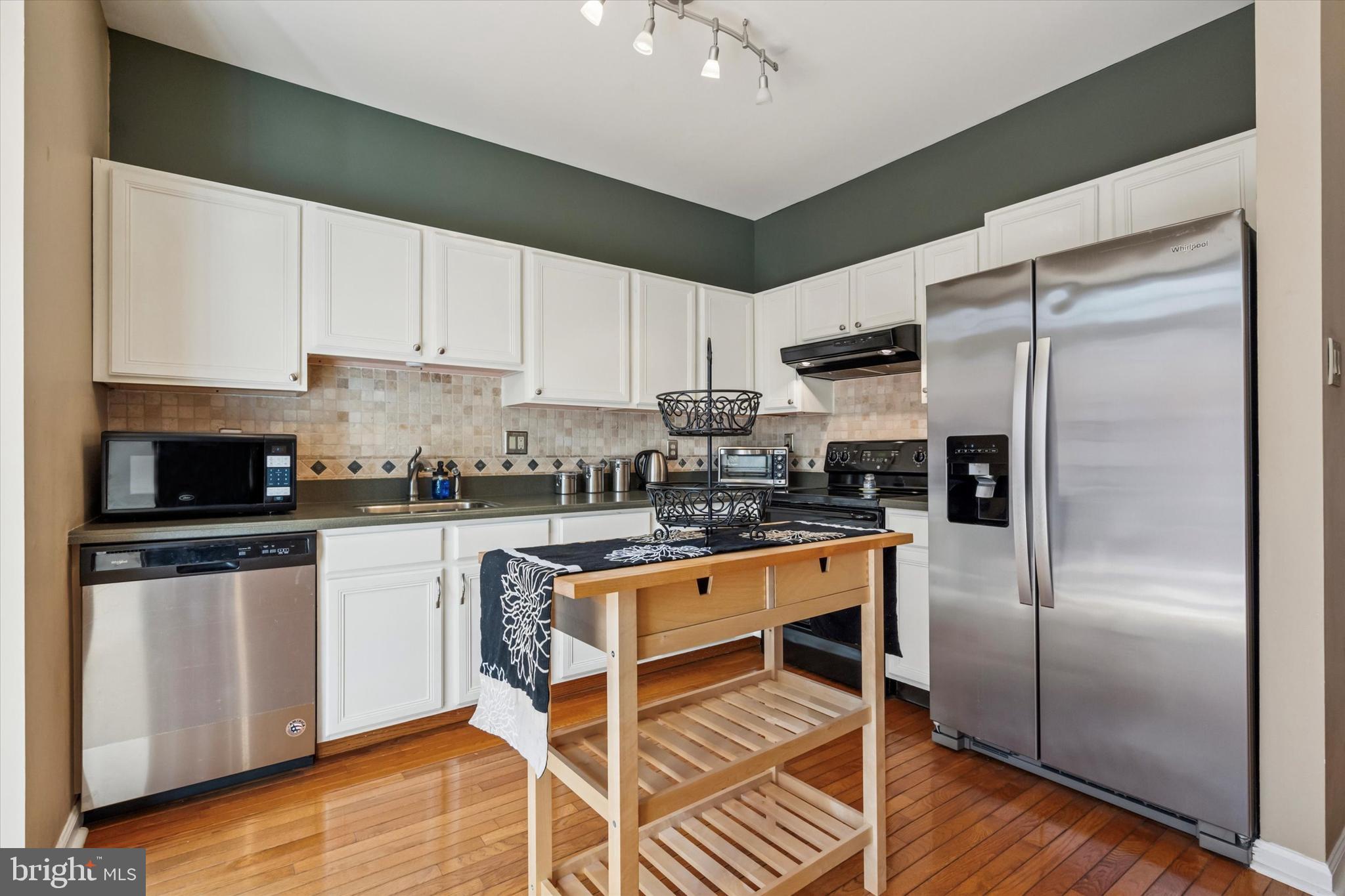 CINNAMON HILL - Residential