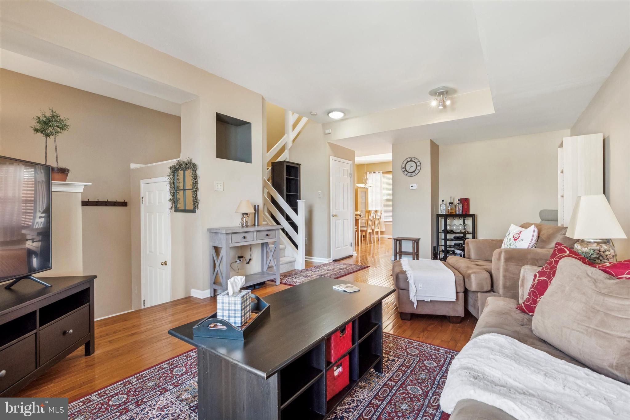 CINNAMON HILL - Residential