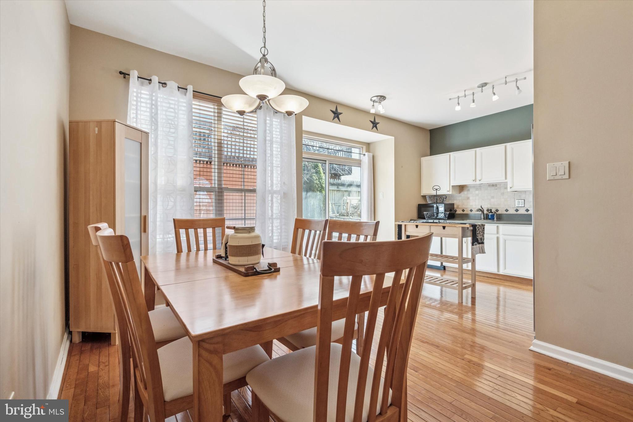 CINNAMON HILL - Residential