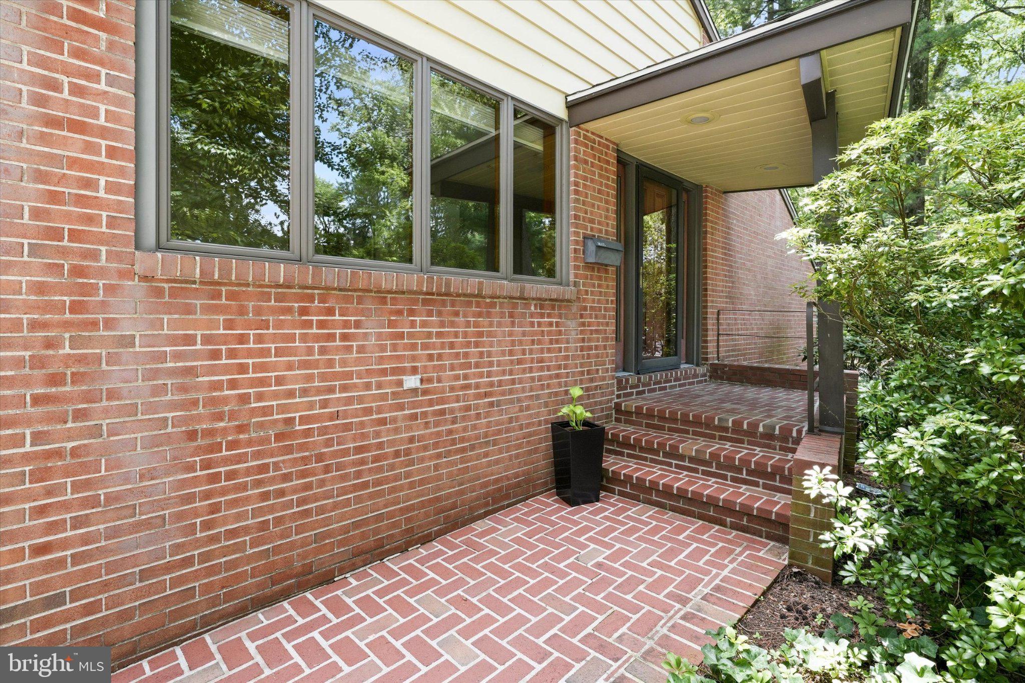 1300 GRINNELL ROAD