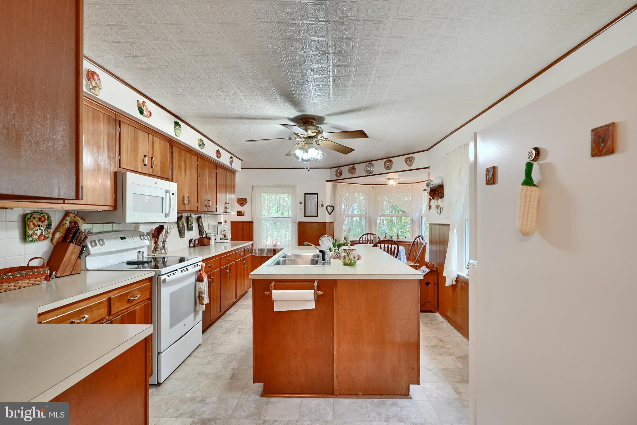 2288 OLDFIELD POINT ROAD
