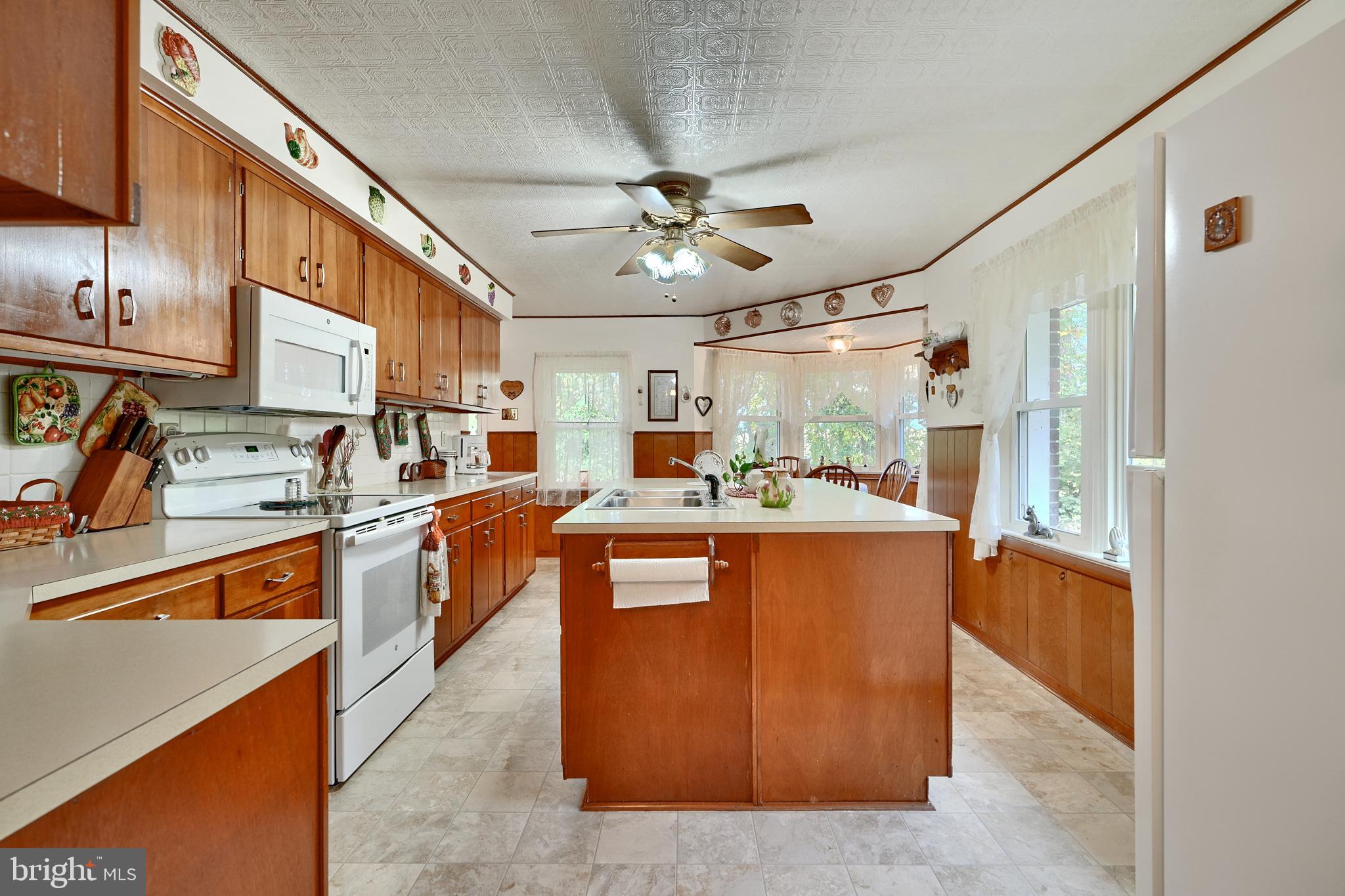 2288 OLDFIELD POINT ROAD