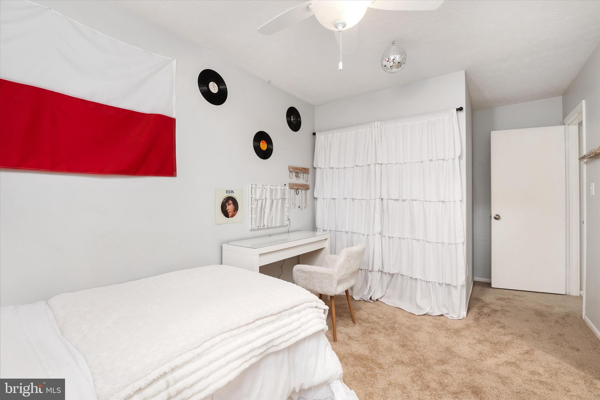 BAY COUNTRY - Residential