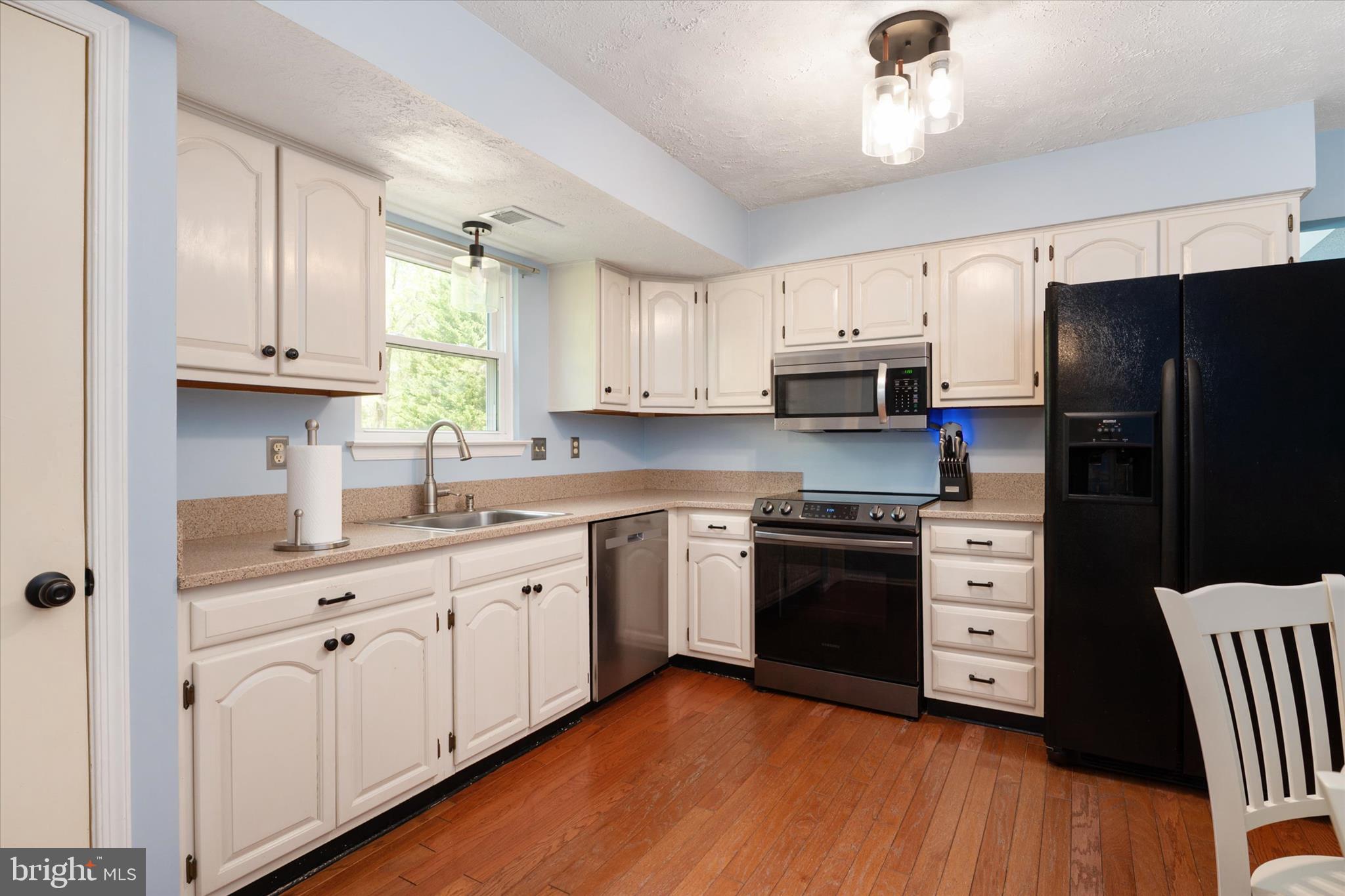 BAY COUNTRY - Residential