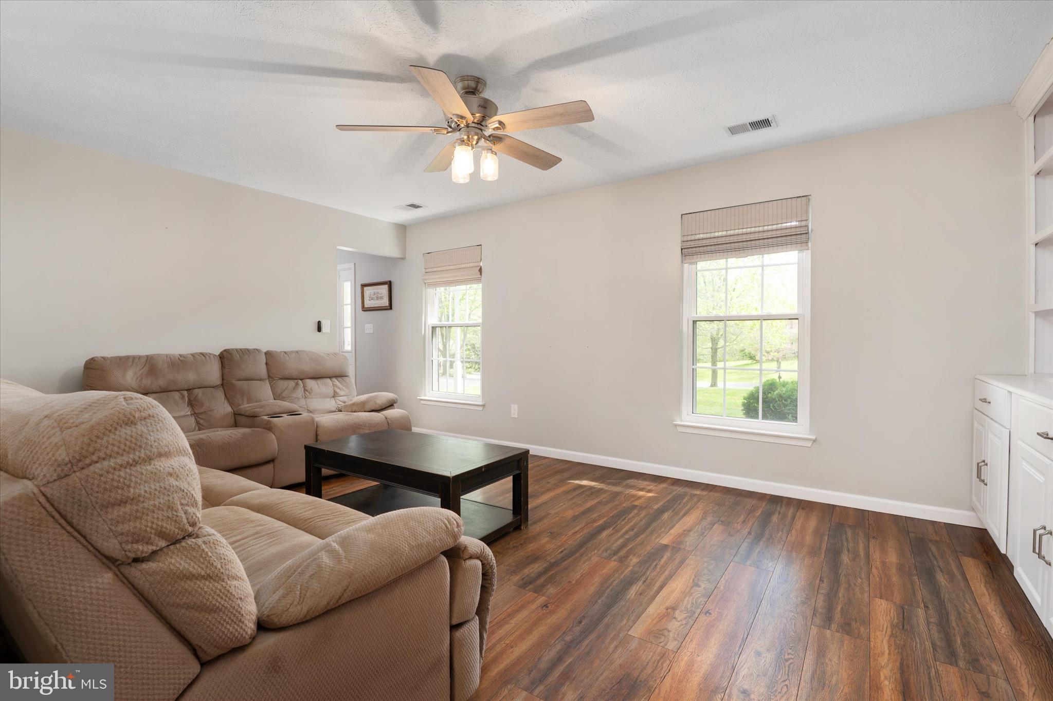 BAY COUNTRY - Residential