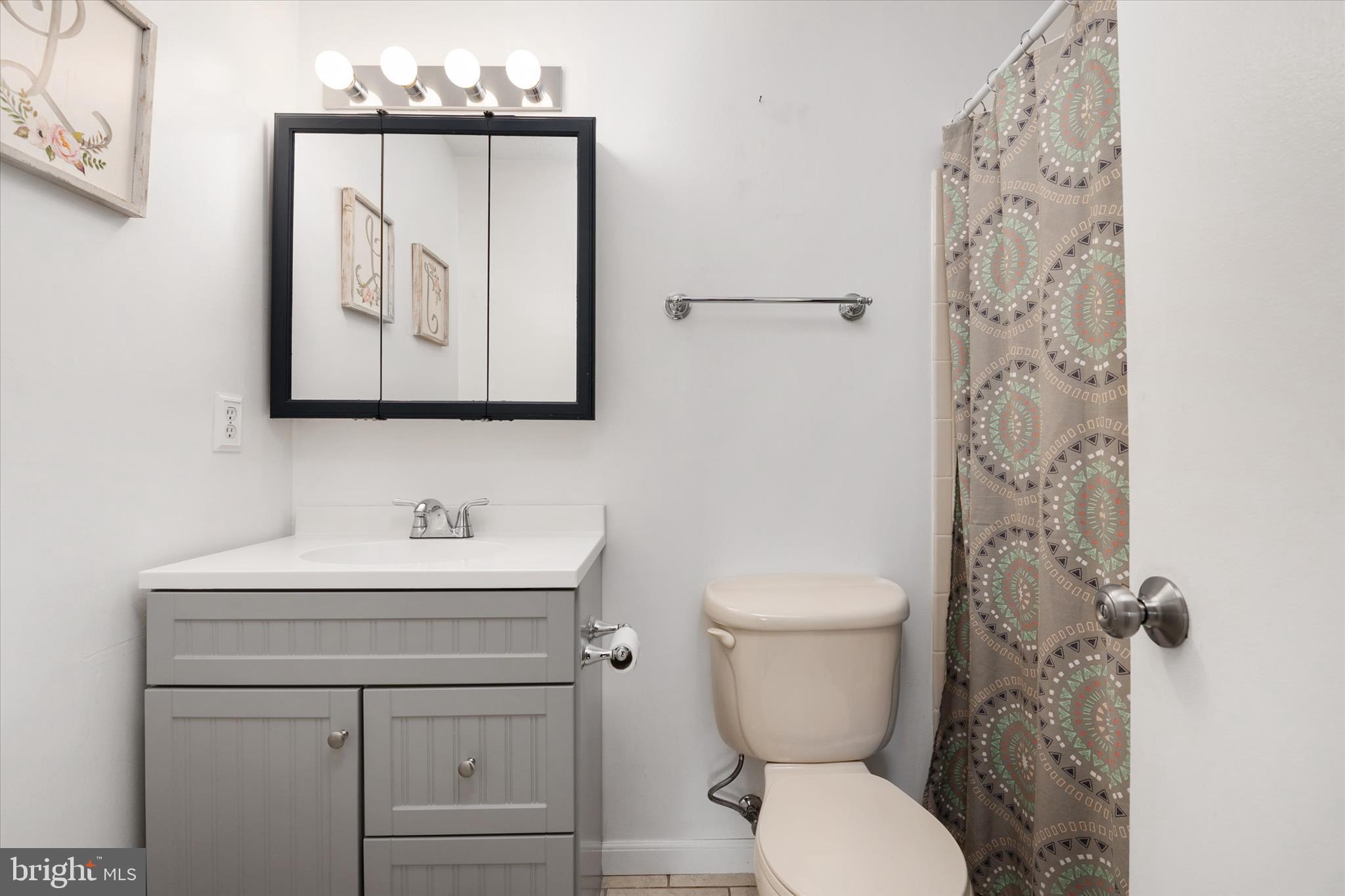 BAY COUNTRY - Residential