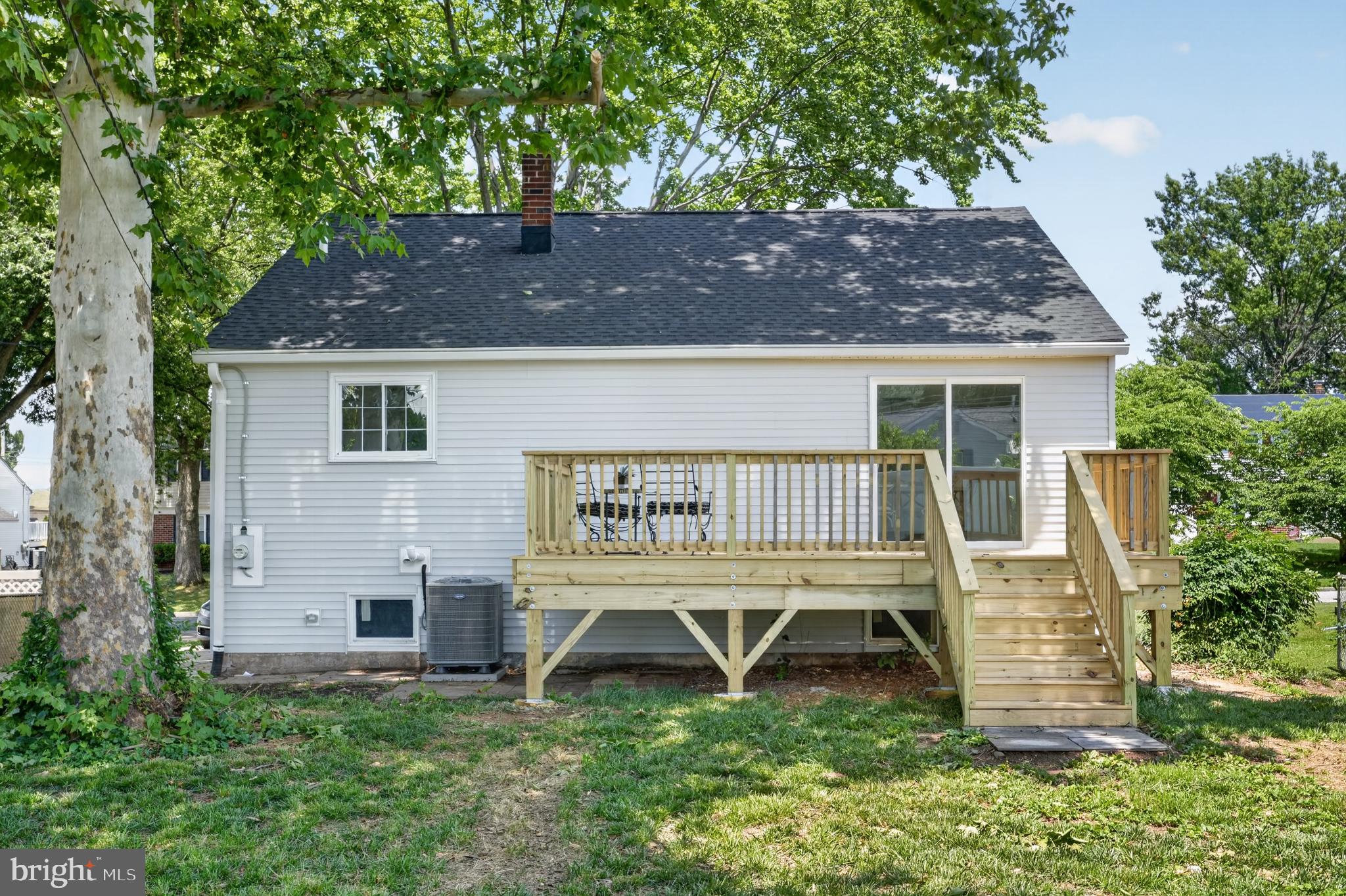 423 OLD FORT ROAD