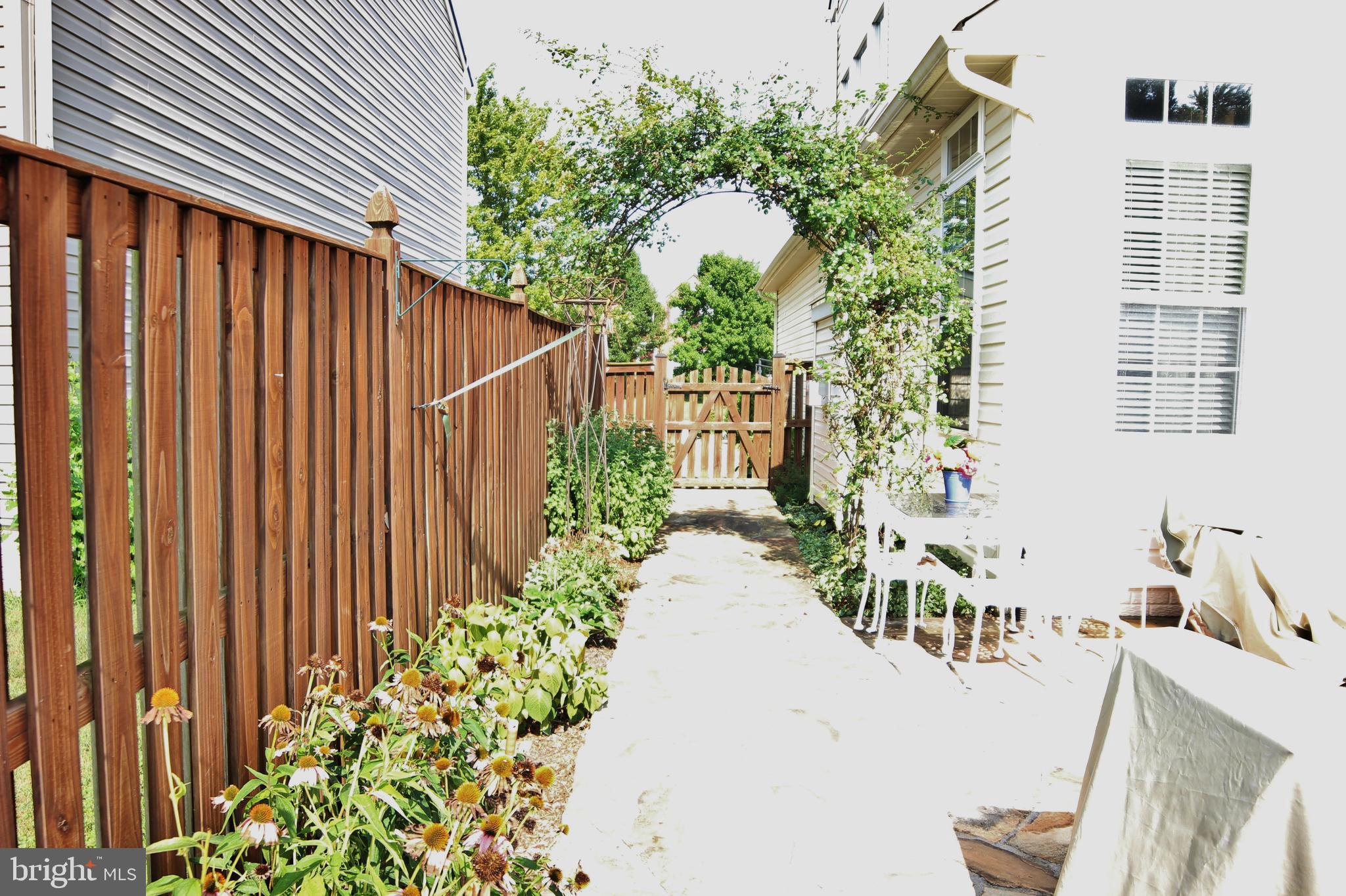 SUN MEADOW - Residential Lease