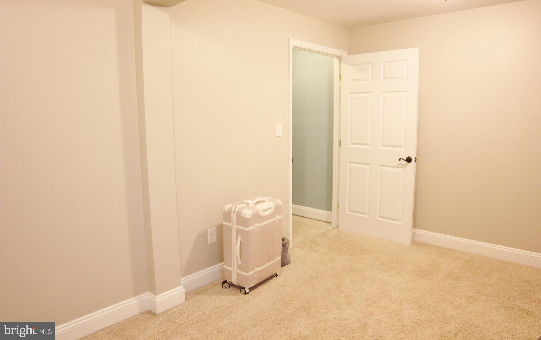 SUN MEADOW - Residential Lease
