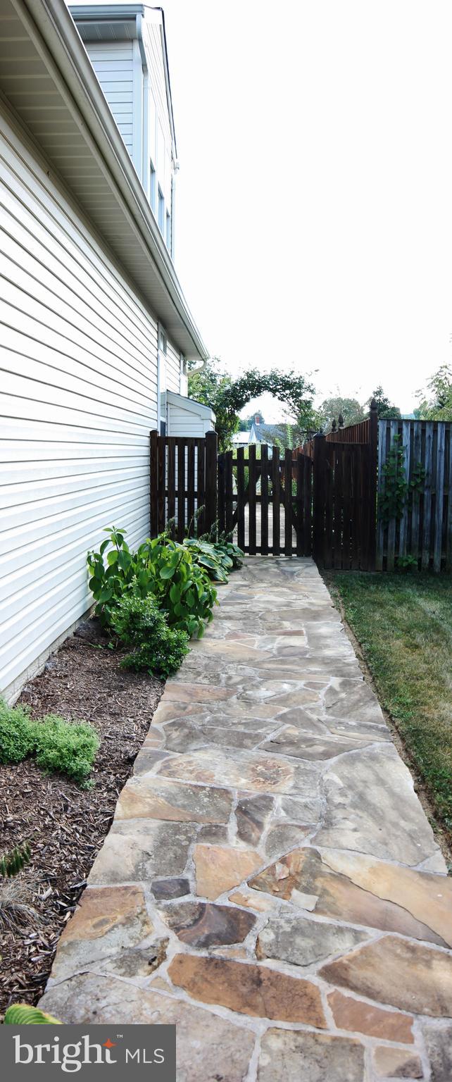 SUN MEADOW - Residential Lease