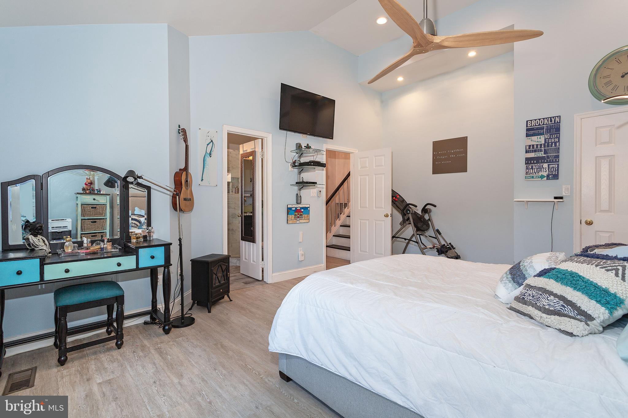 HALSTEAD GLEN - Residential